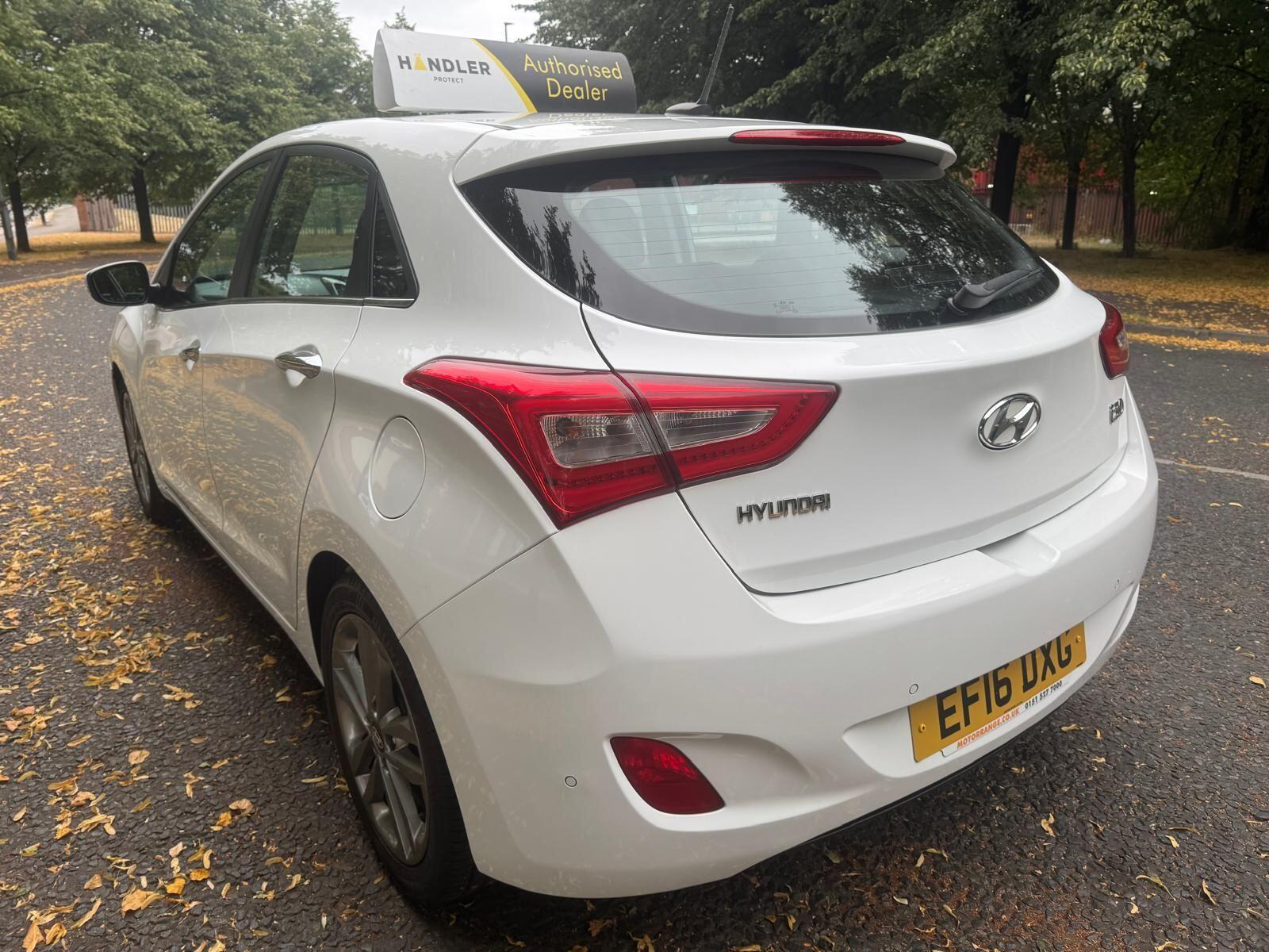 Hyundai i30 - Image 6