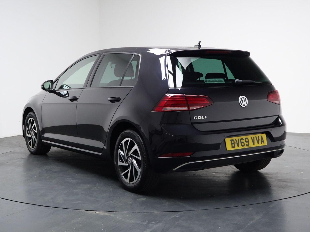 Volkswagen Golf - Image 9