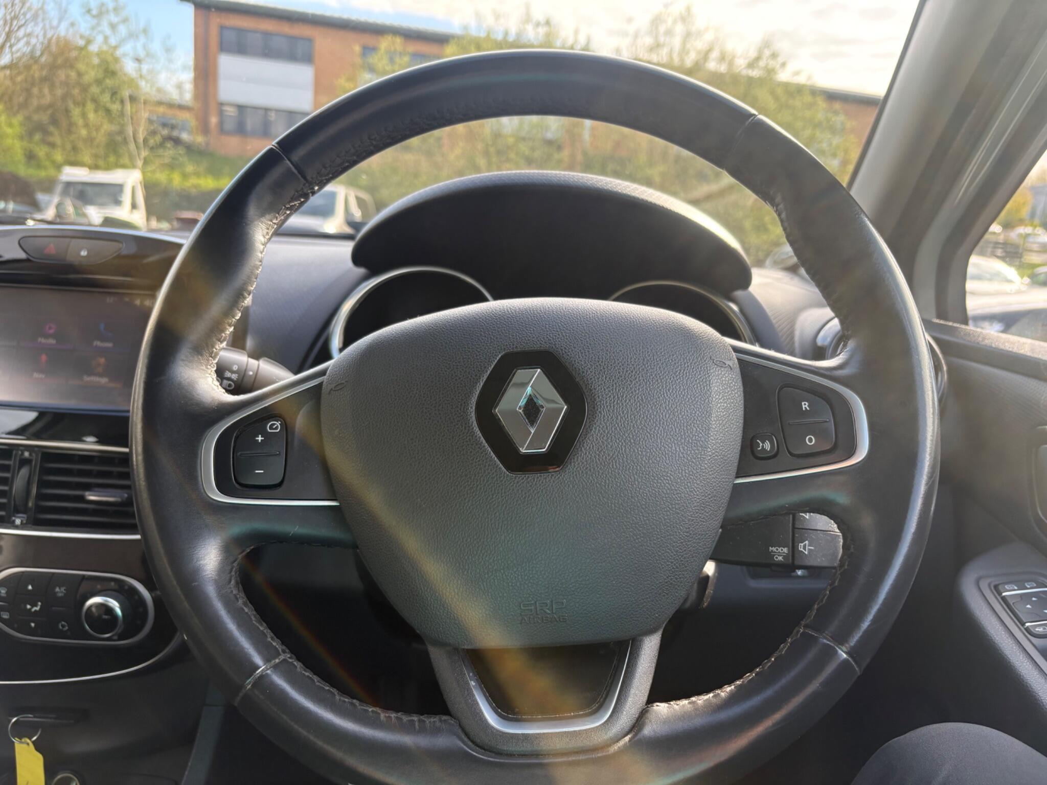 Renault Clio - Image 28