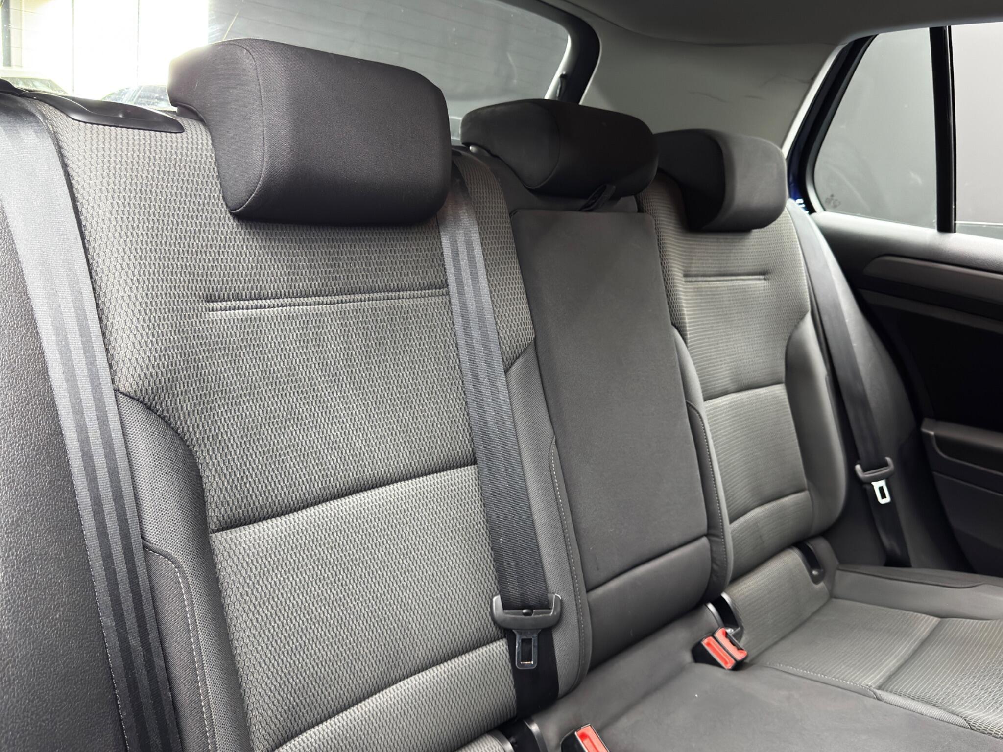 Volkswagen Golf - Image 15