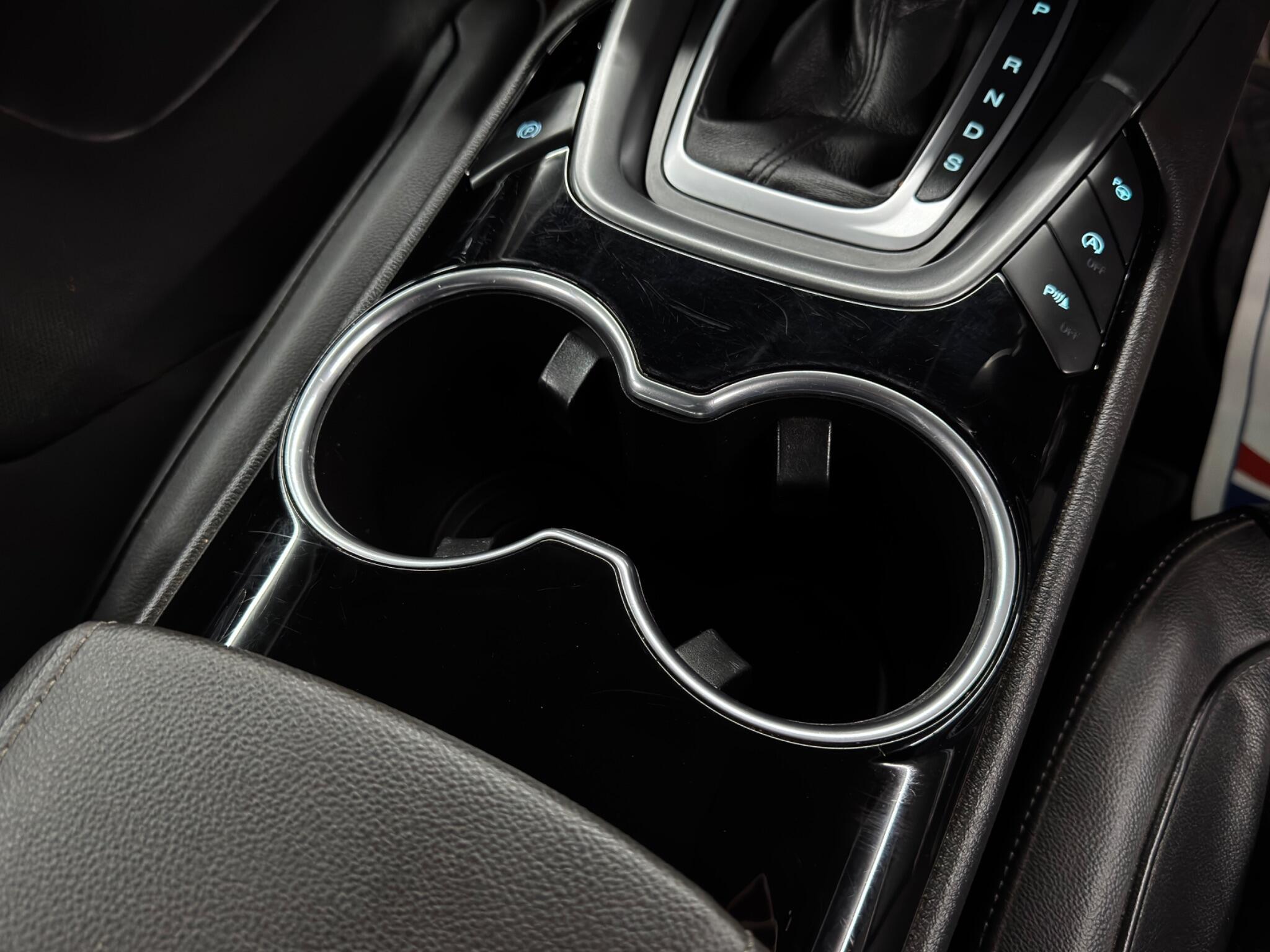 Ford Mondeo - Image 24