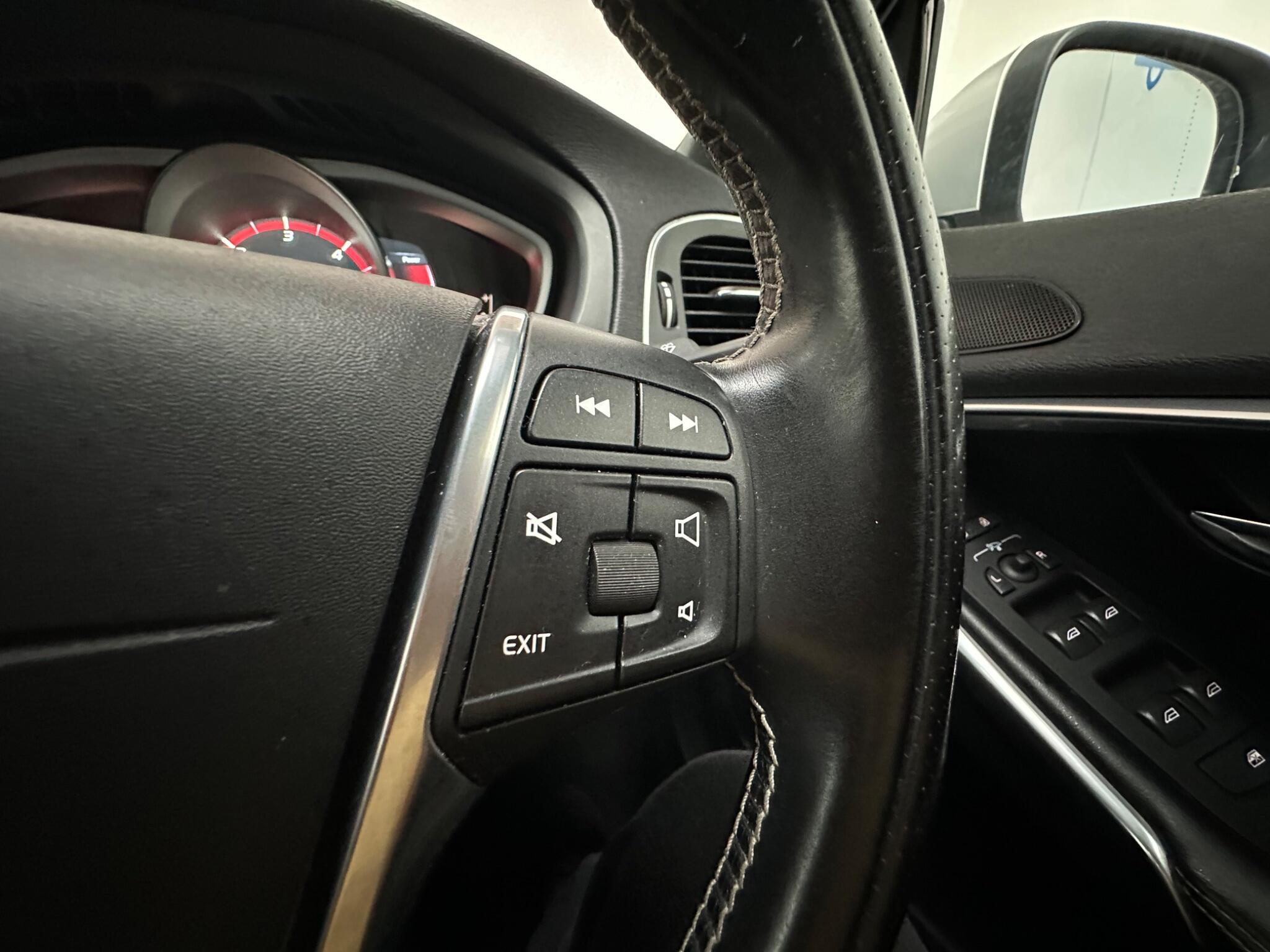 Volvo V40 - Image 16
