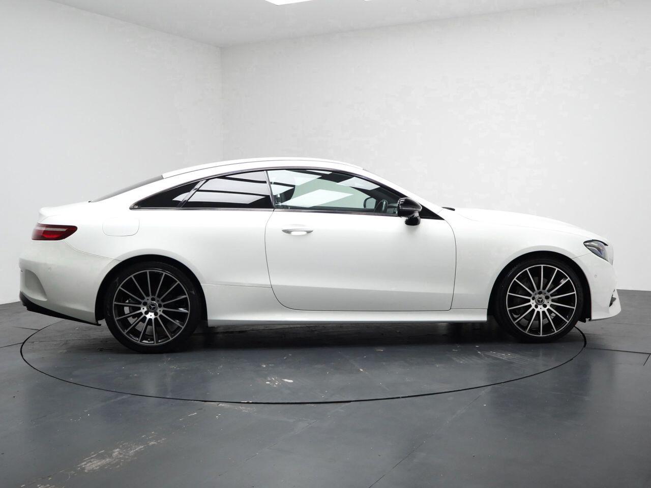 Mercedes-benz E Class - Image 8