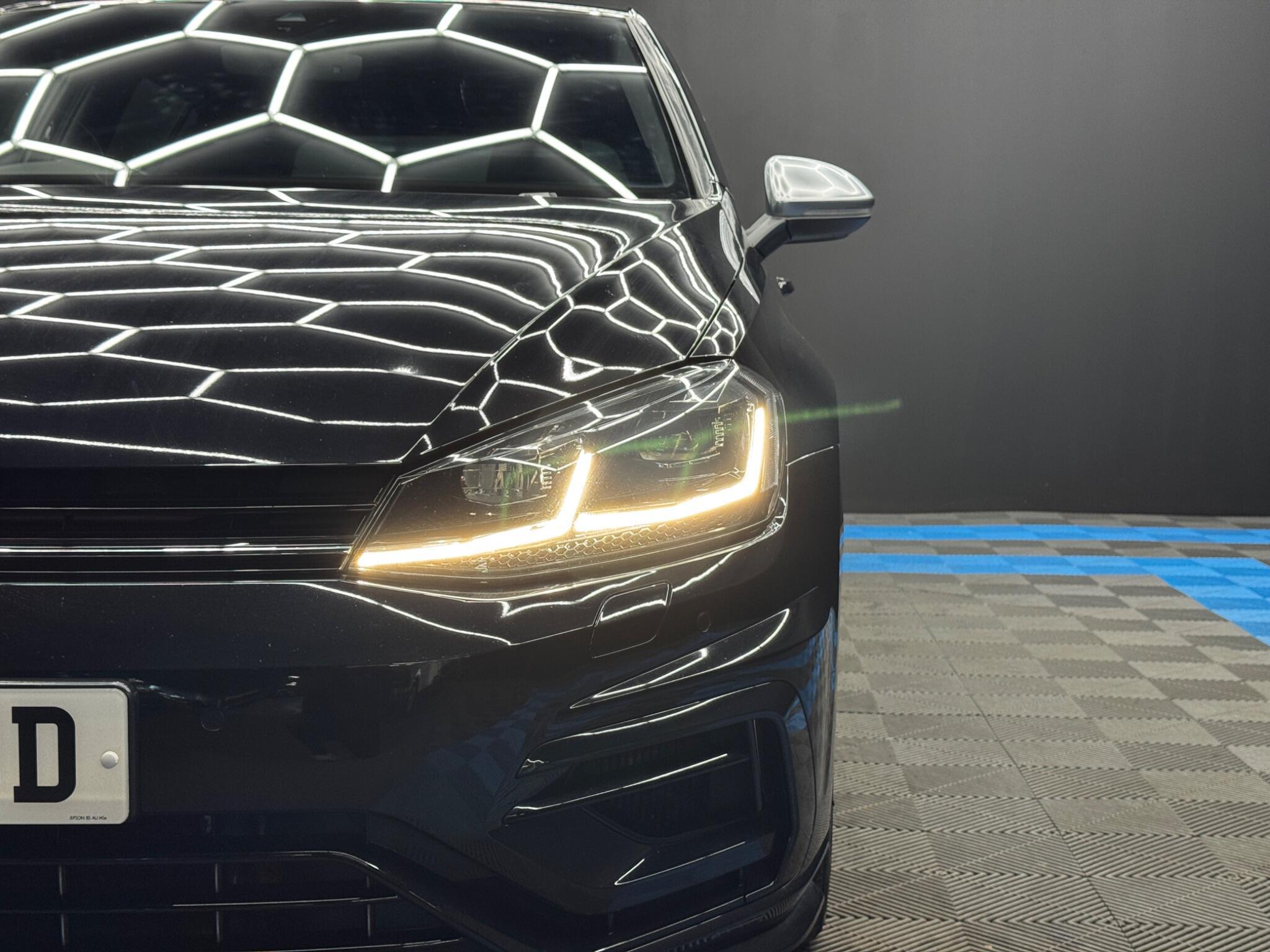 Volkswagen Golf - Image 49