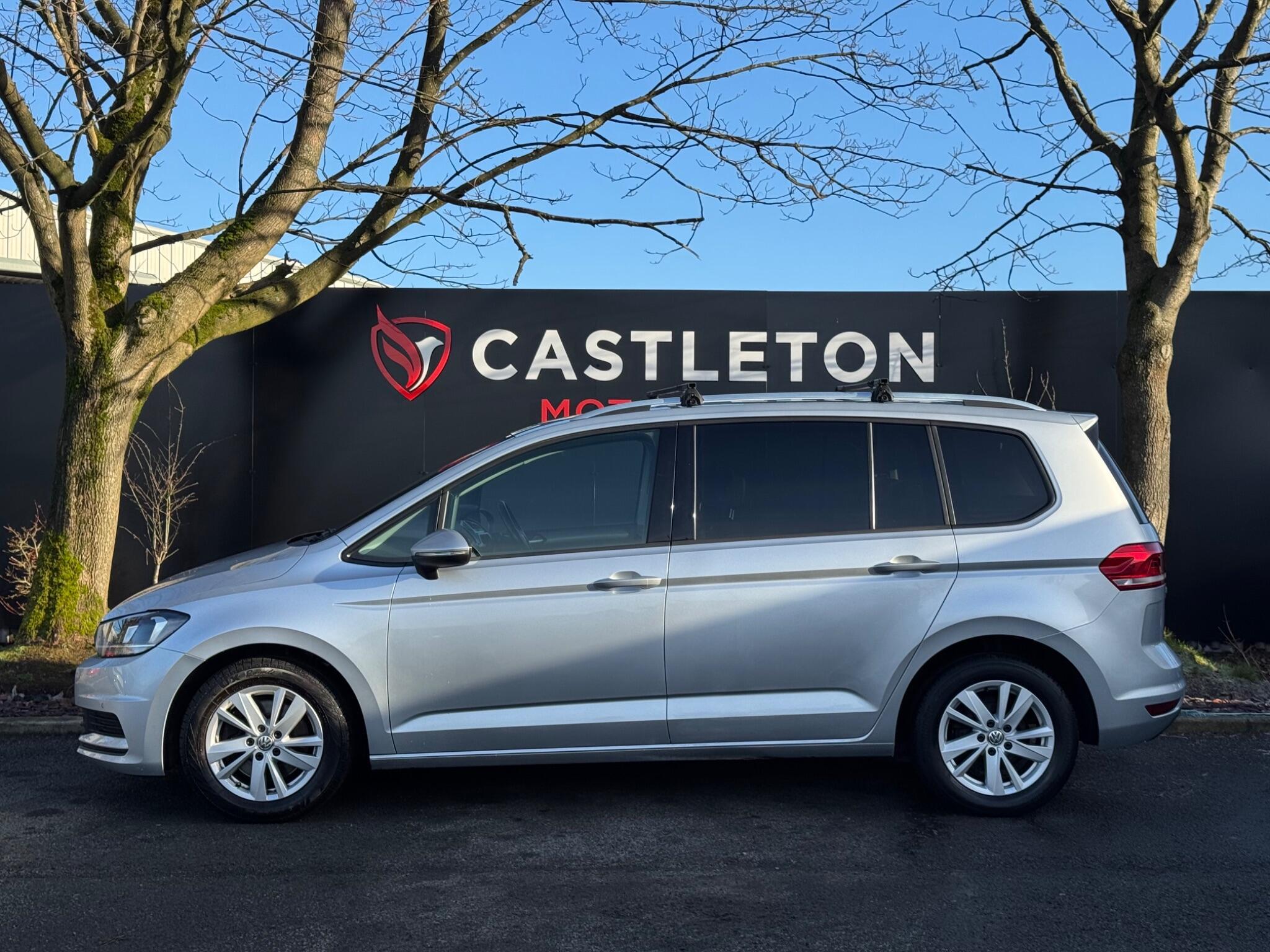 Volkswagen Touran - Image 8