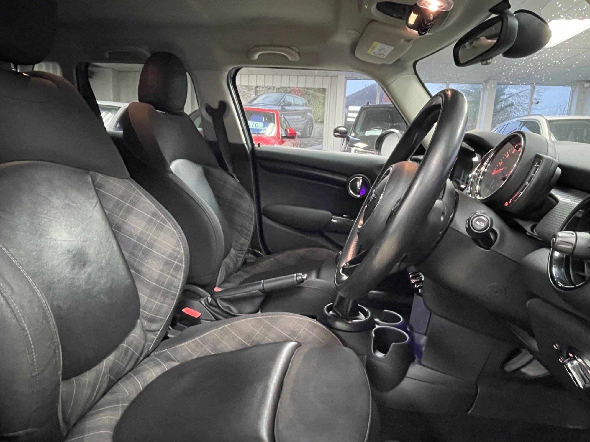 MINI Hatch - Image 25