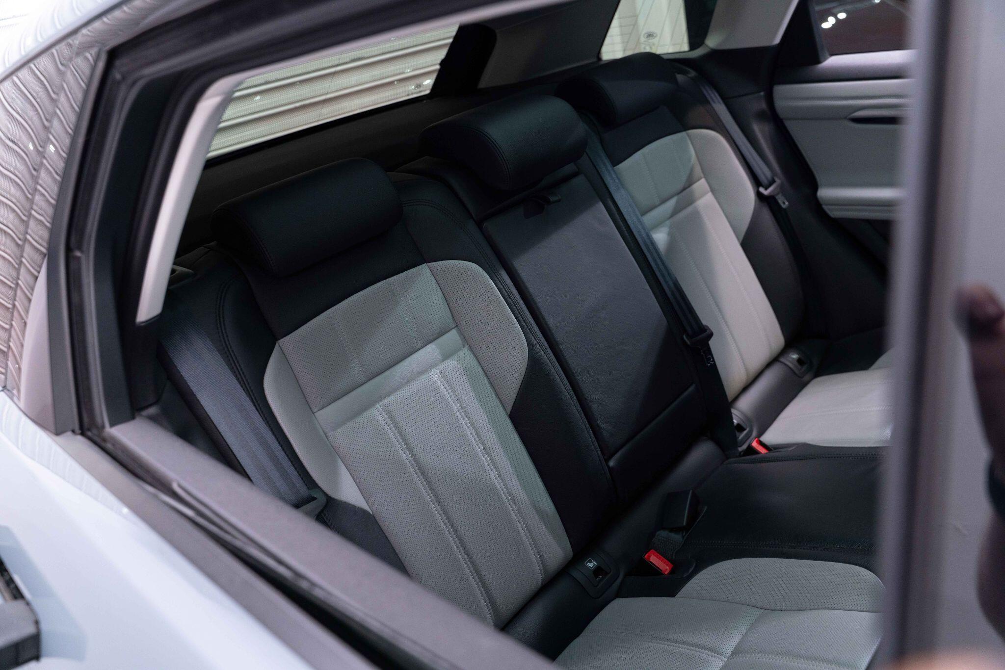 Land Rover Range Rover Evoque - Image 16