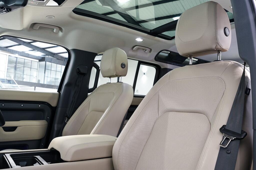 Land Rover Defender 110 - Image 9
