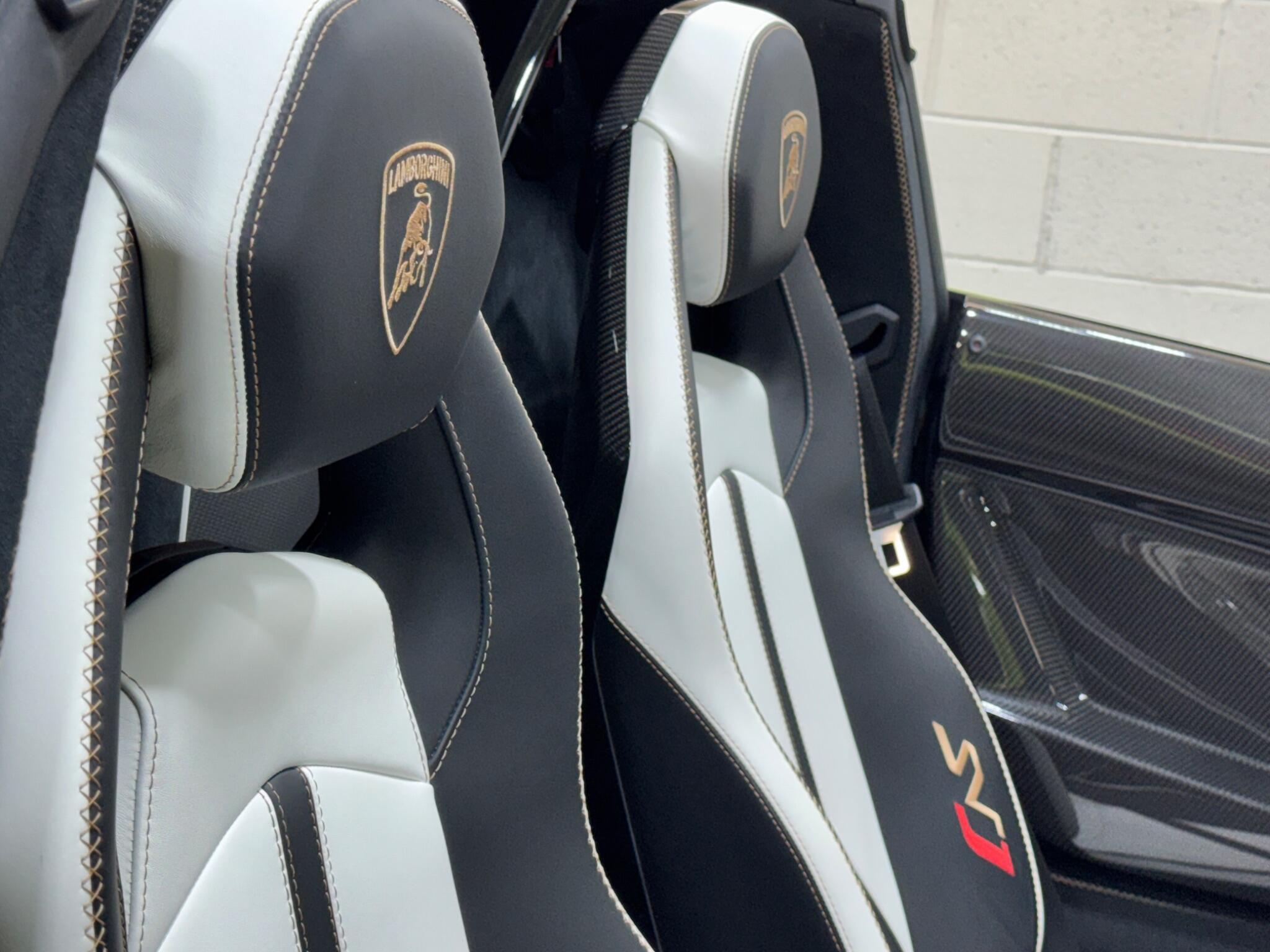 Lamborghini Aventador - Image 20