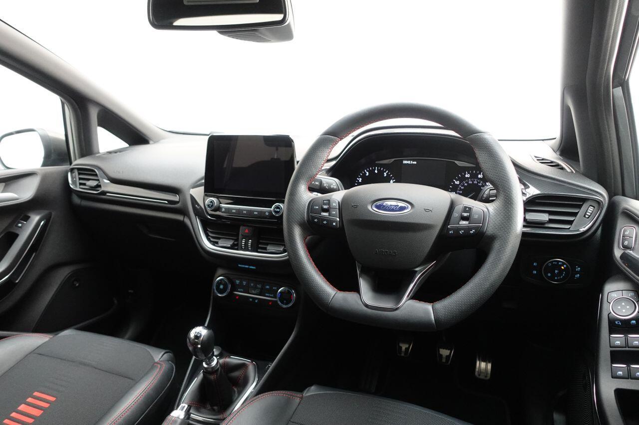 Ford Fiesta - Image 13