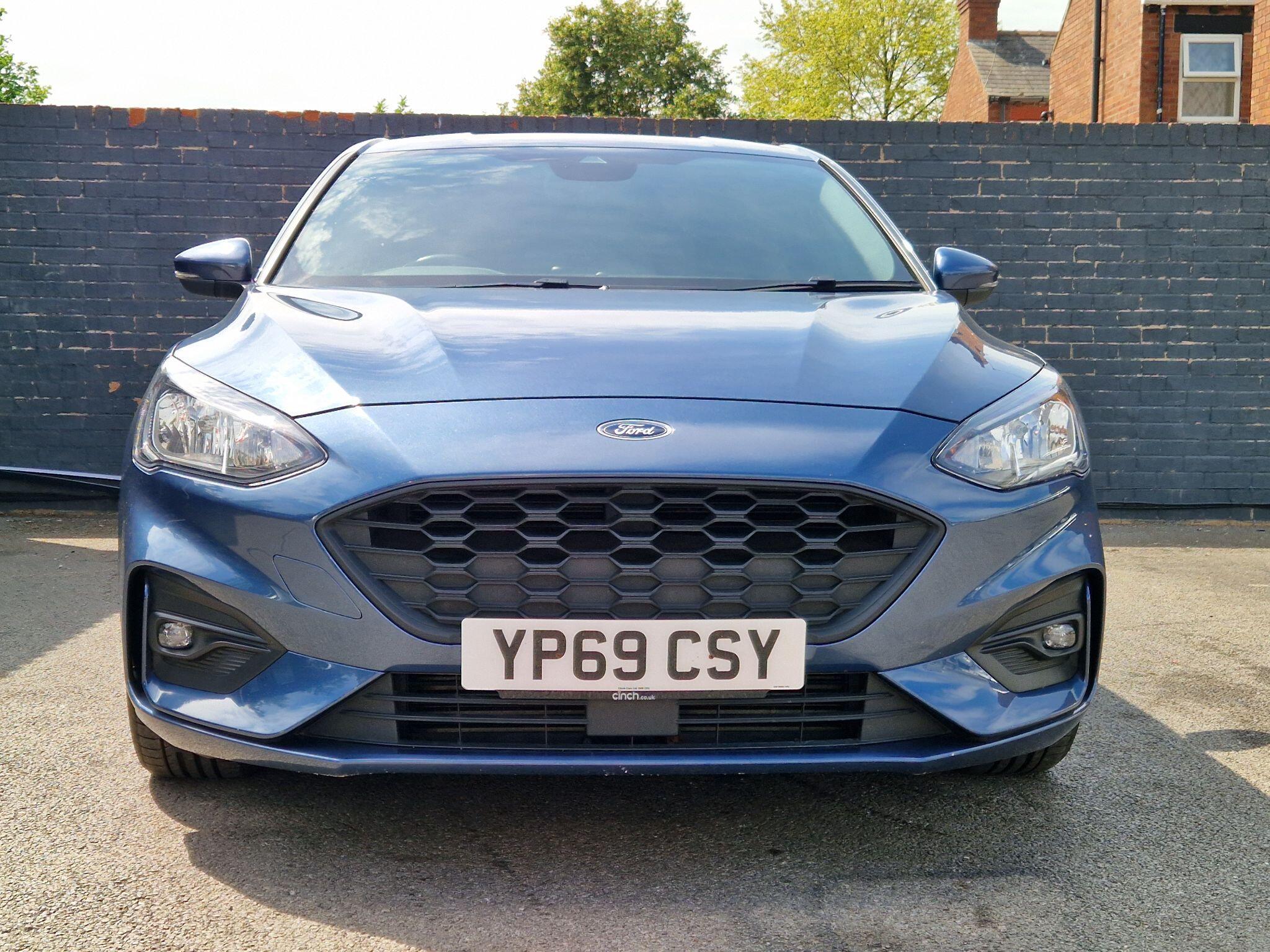 Ford Focus - Image 17