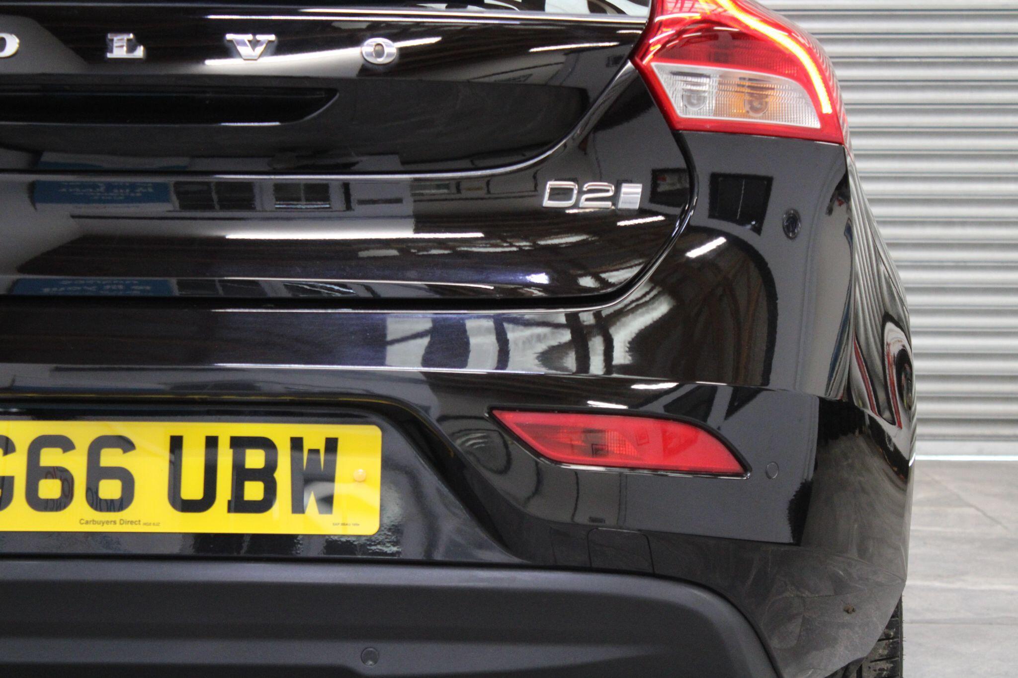 Volvo V40 - Image 15