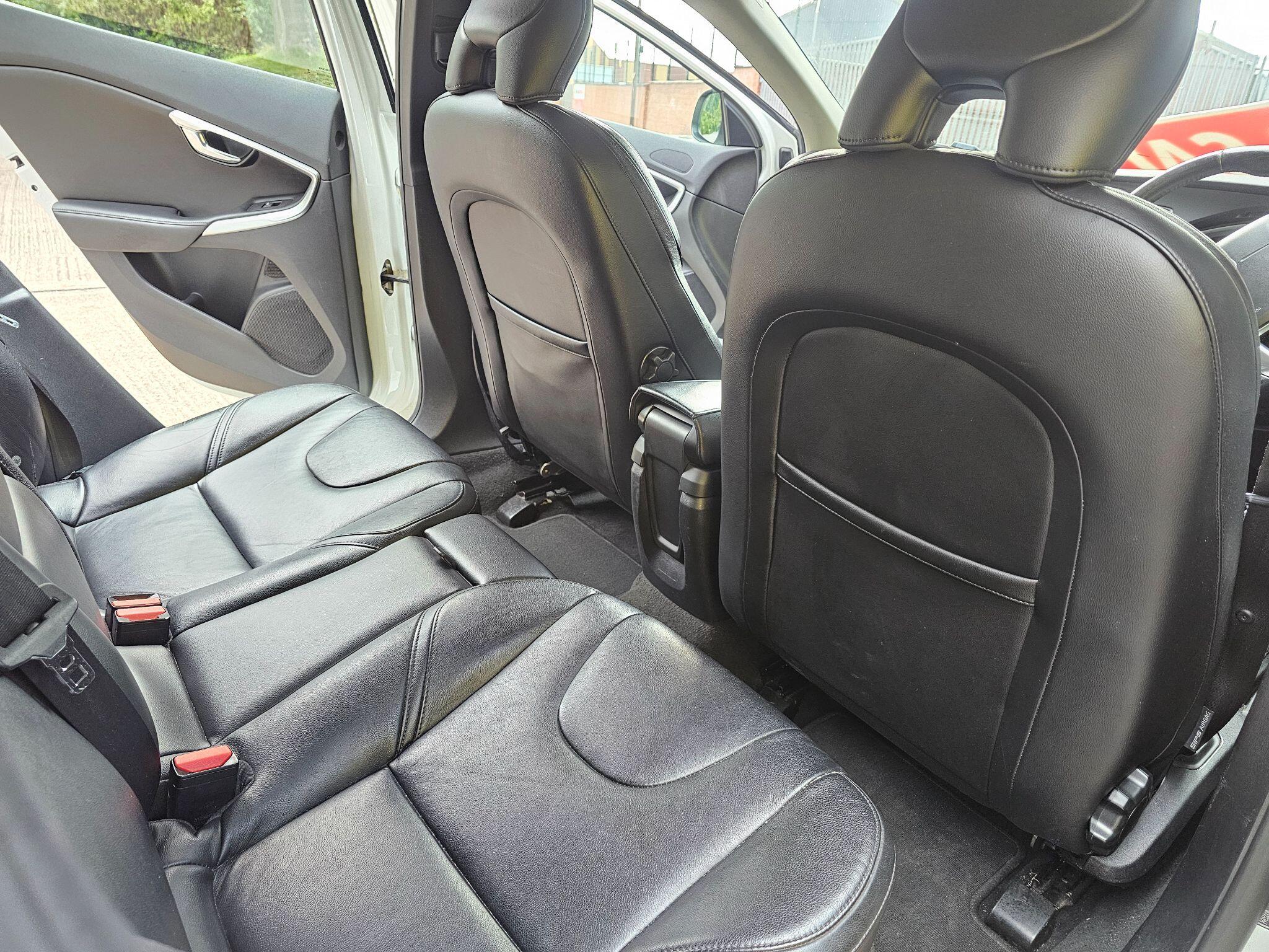 Volvo V40 - Image 3