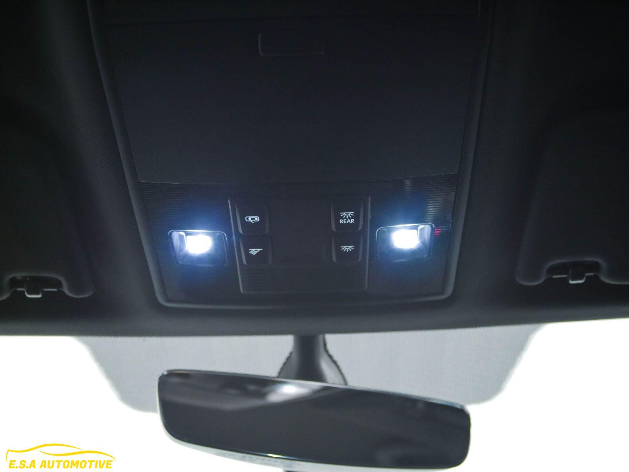 Skoda Superb - Image 32