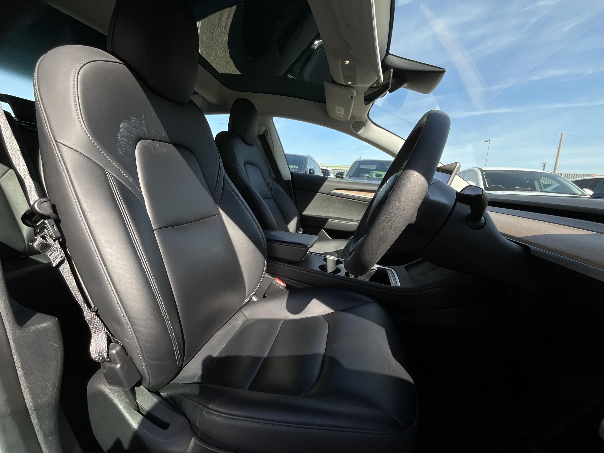 Tesla Model 3 - Image 6