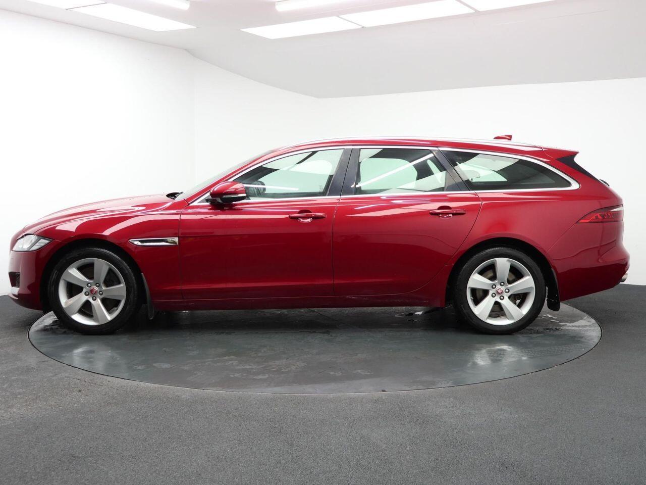 Jaguar XF - Image 3