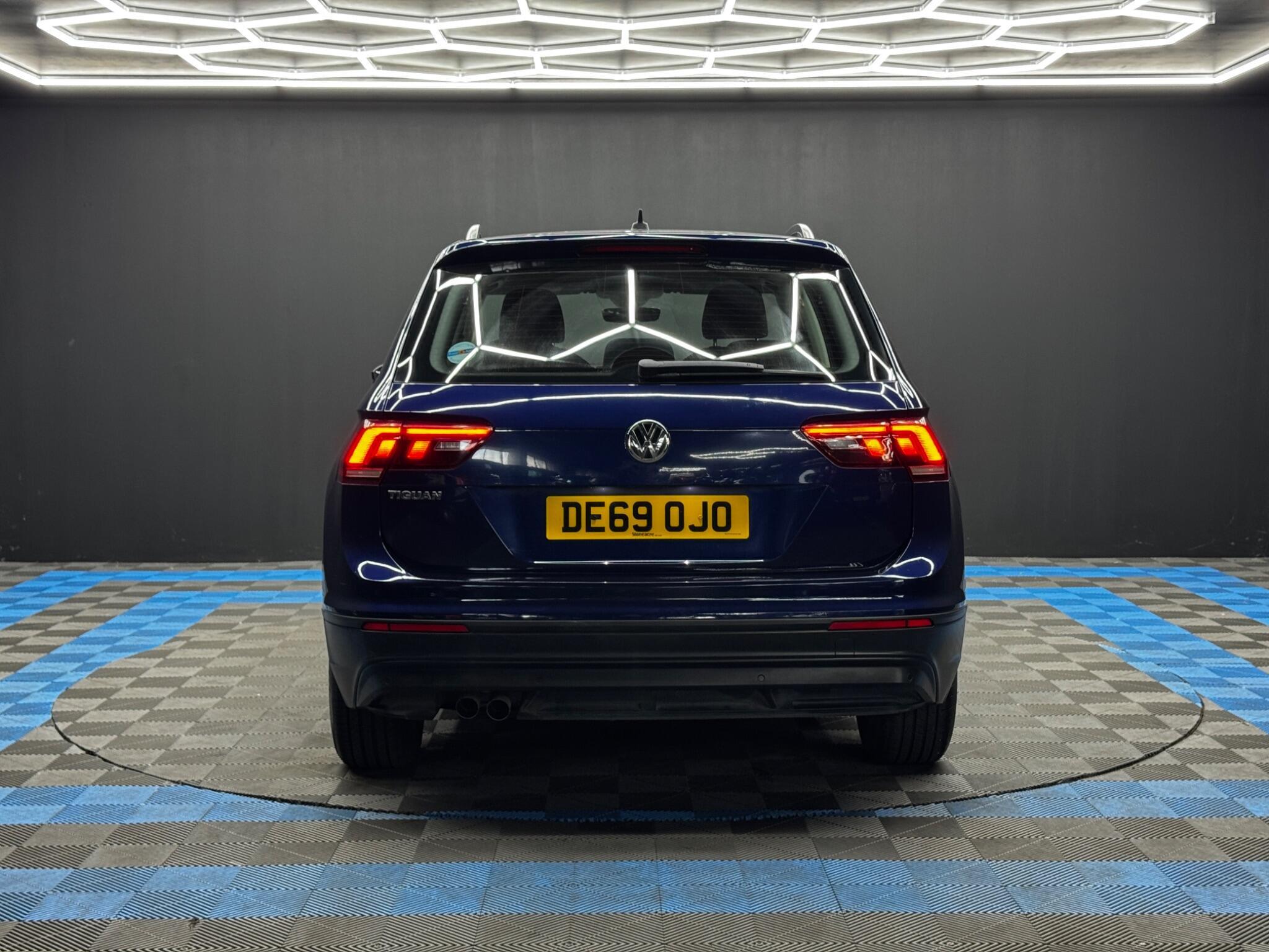 Volkswagen Tiguan - Image 6
