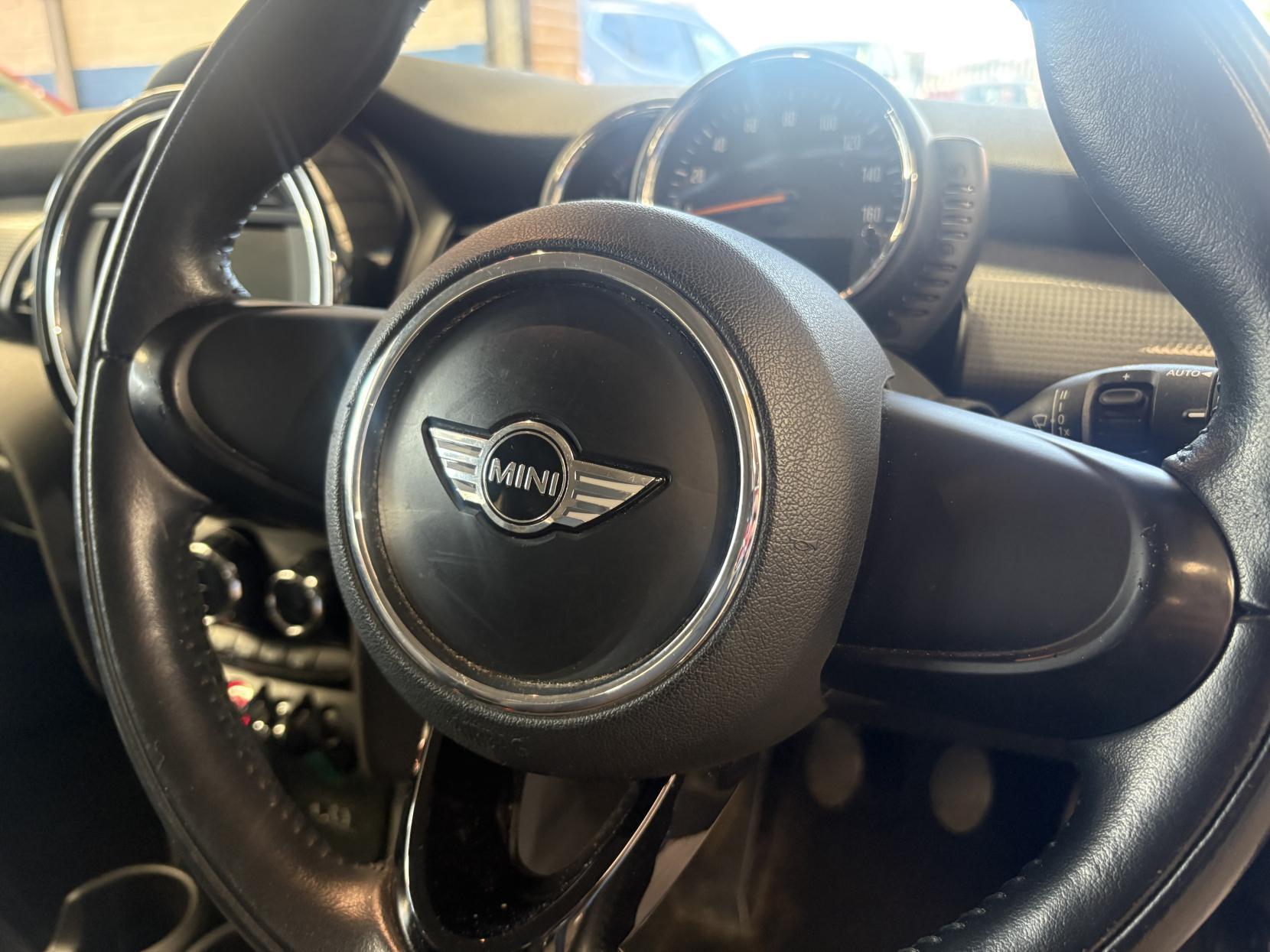 MINI Hatch - Image 12
