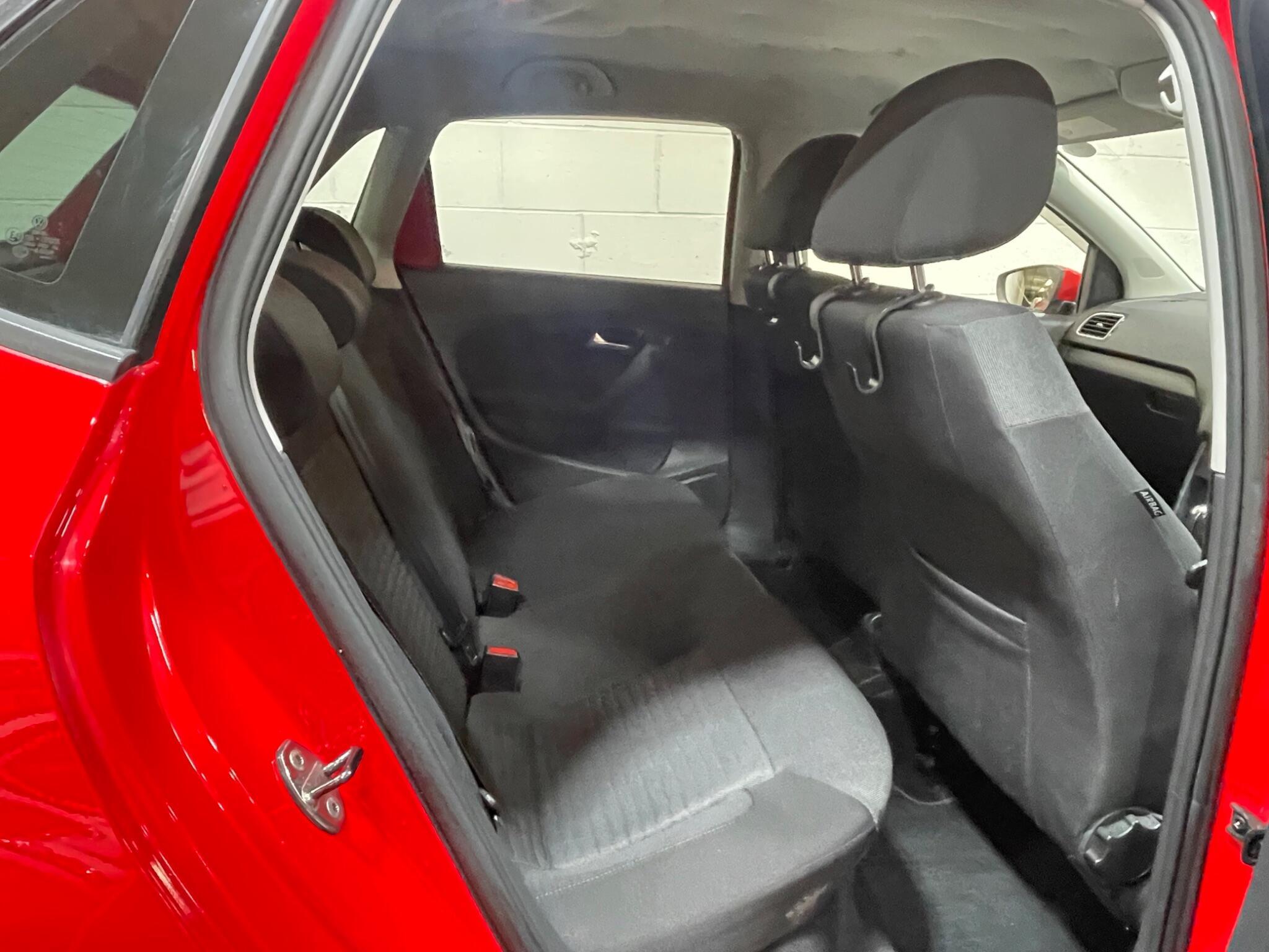 Volkswagen Polo - Image 11