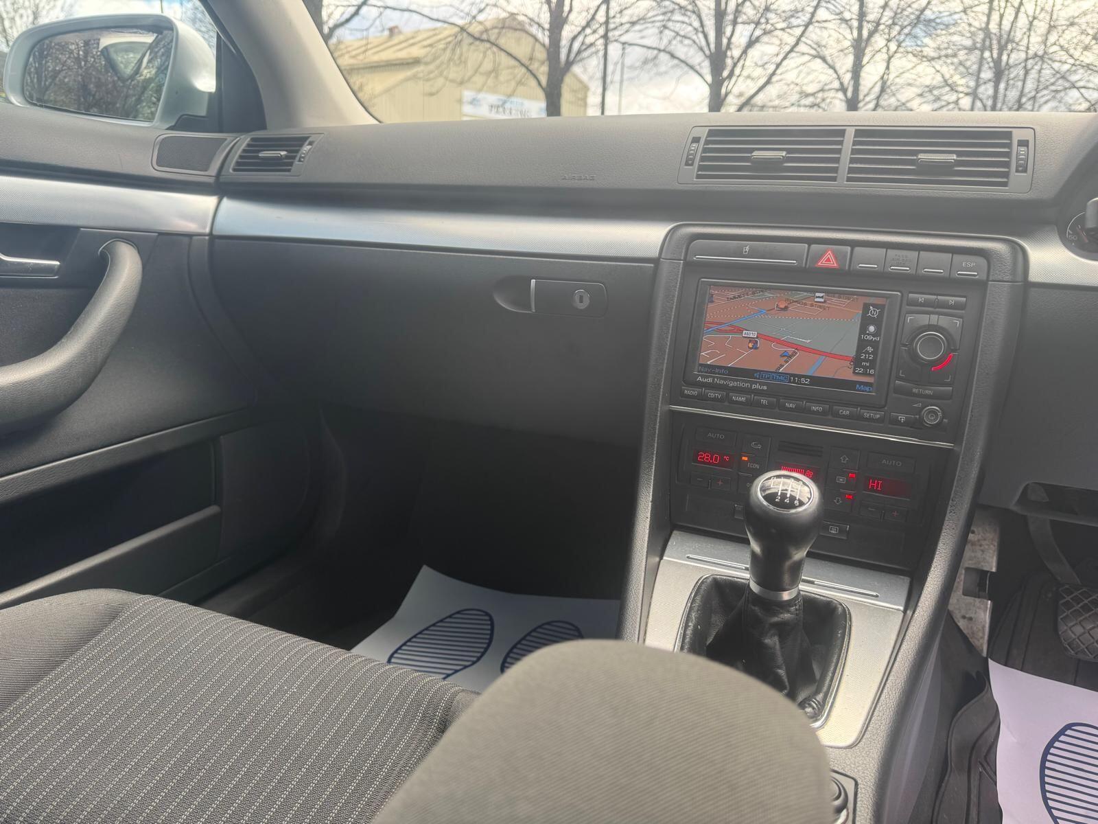 Audi A4 Avant - Image 45