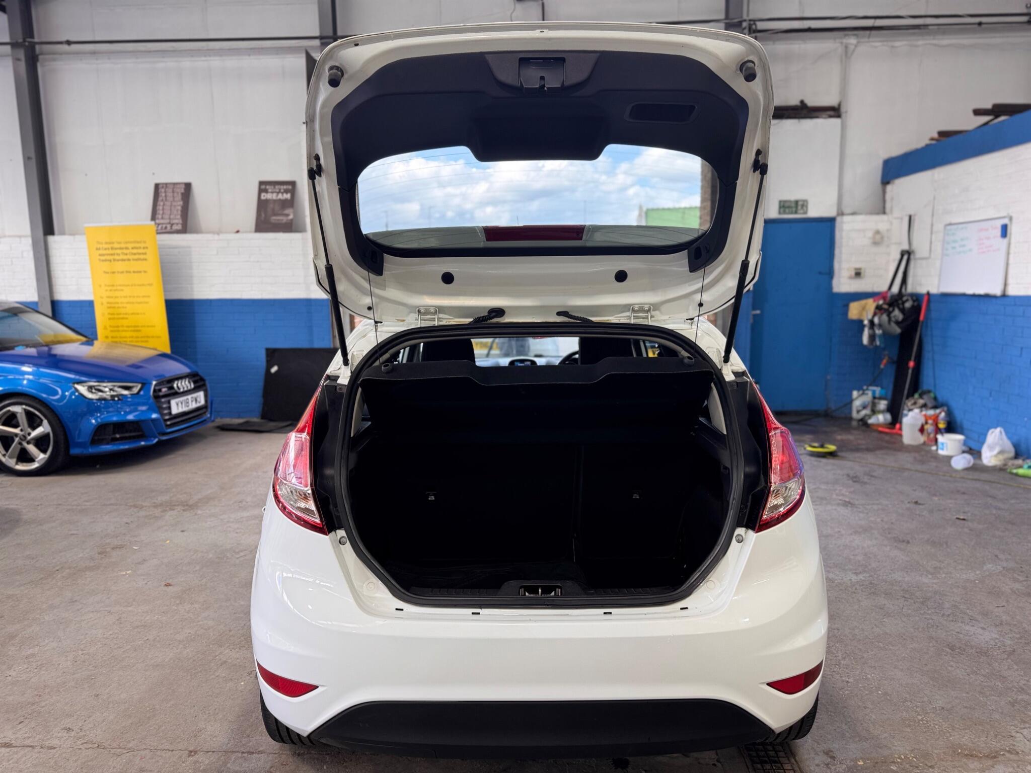 Ford Fiesta - Image 42