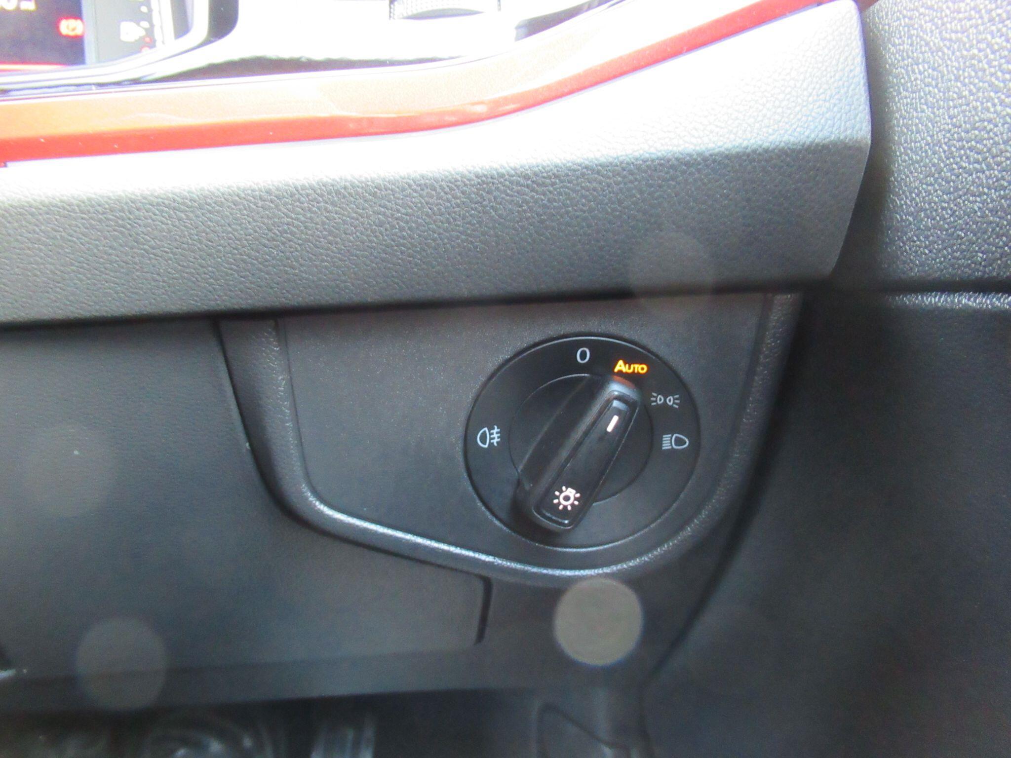 Volkswagen Polo - Image 31