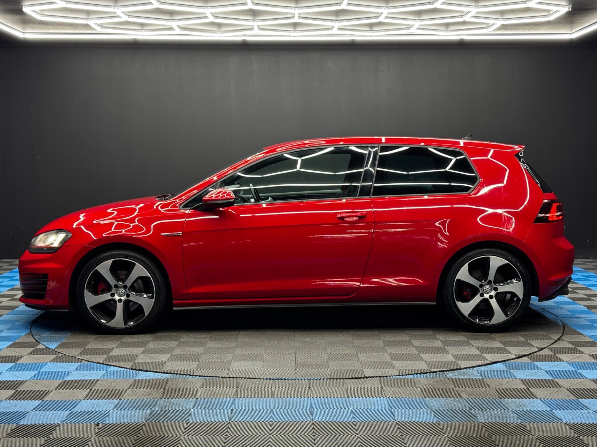 Volkswagen Golf - Image 8