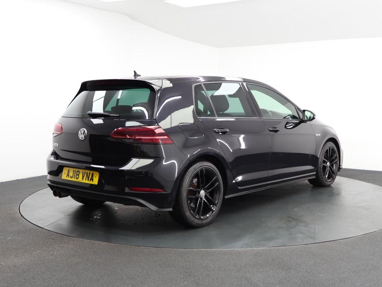 Volkswagen Golf - Image 12