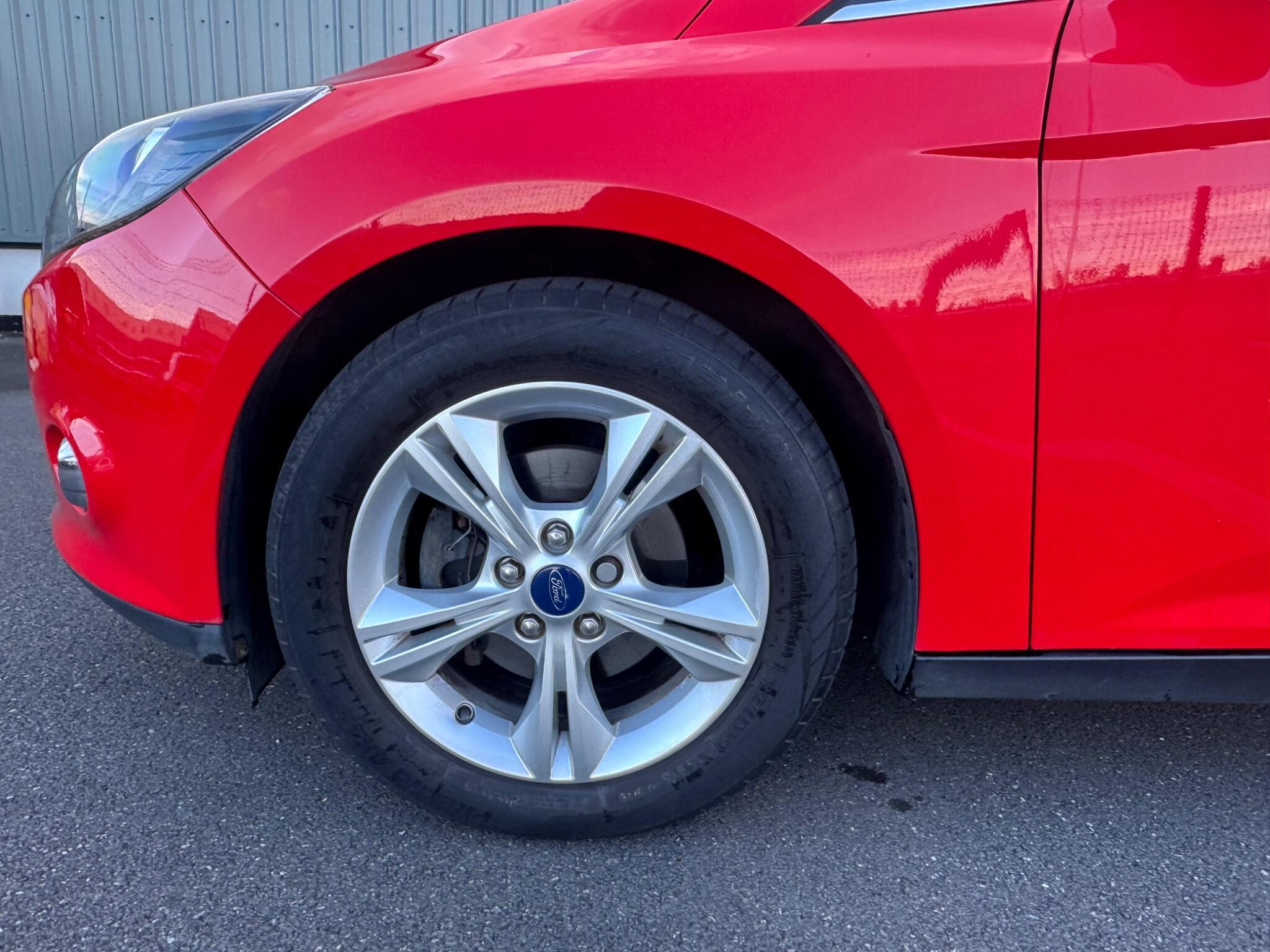 Ford Focus - Image 6