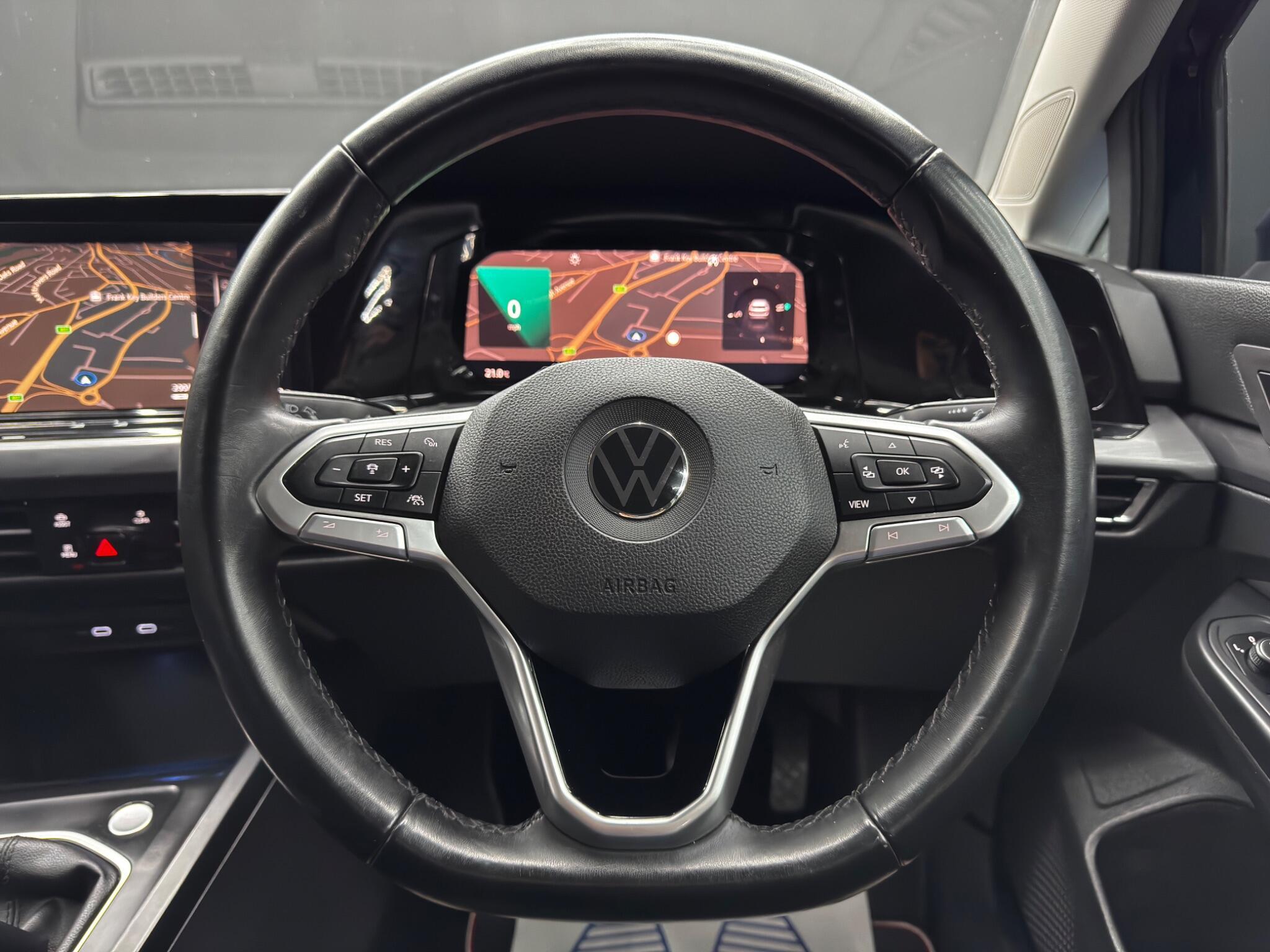 Volkswagen Golf - Image 19