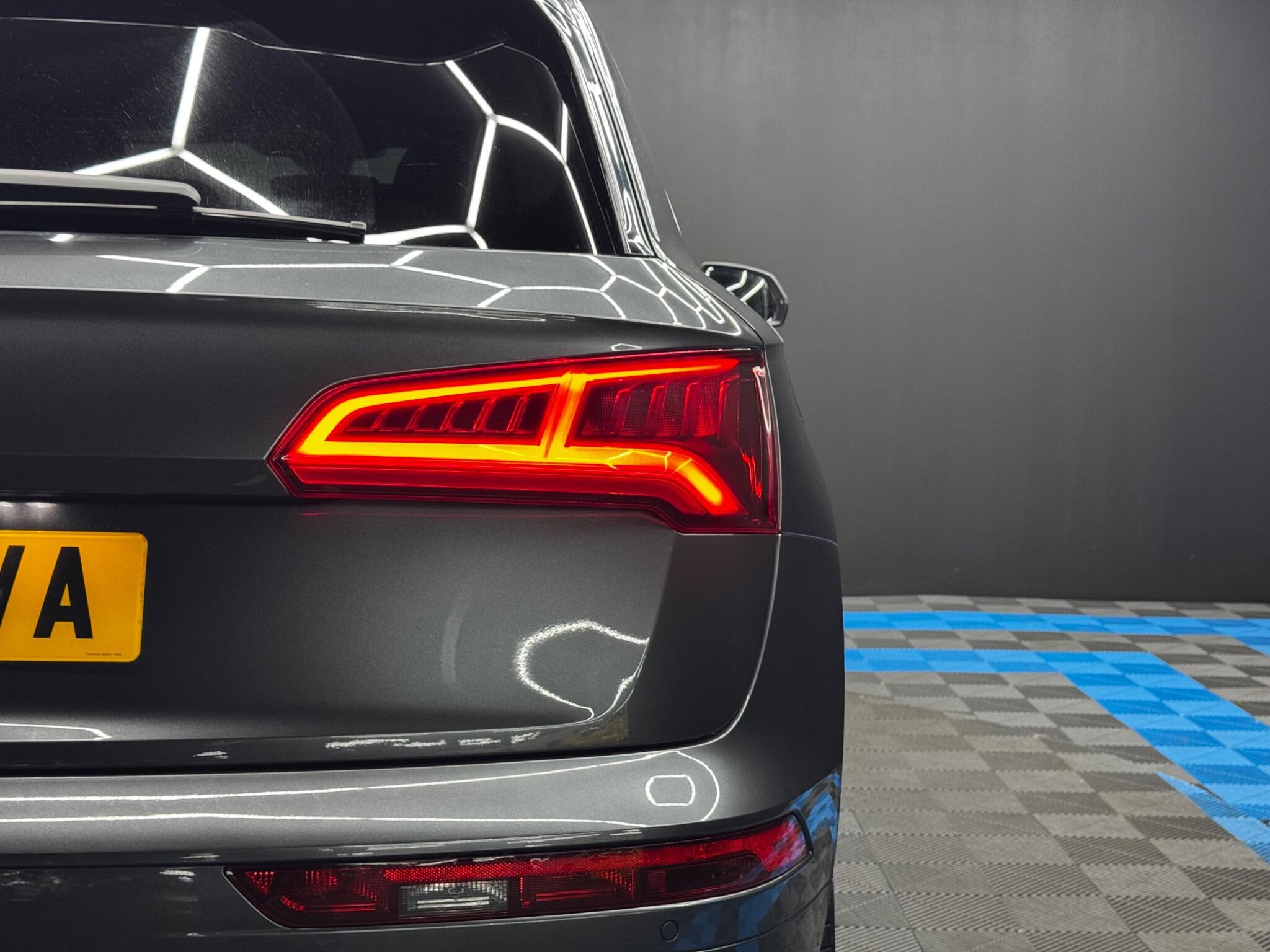 Audi SQ5 - Image 47