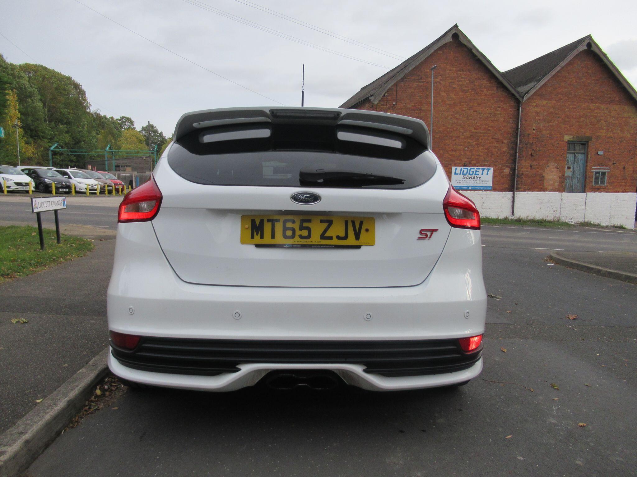Ford Focus - Image 5