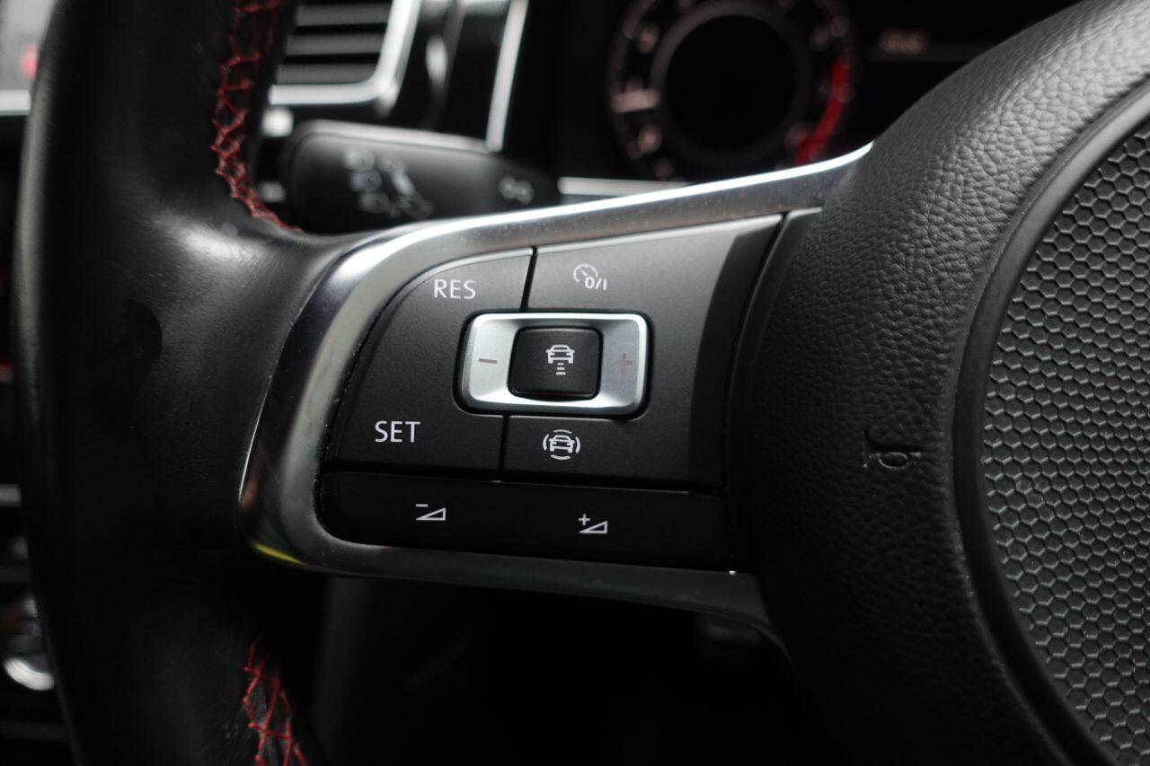 Volkswagen Golf - Image 44