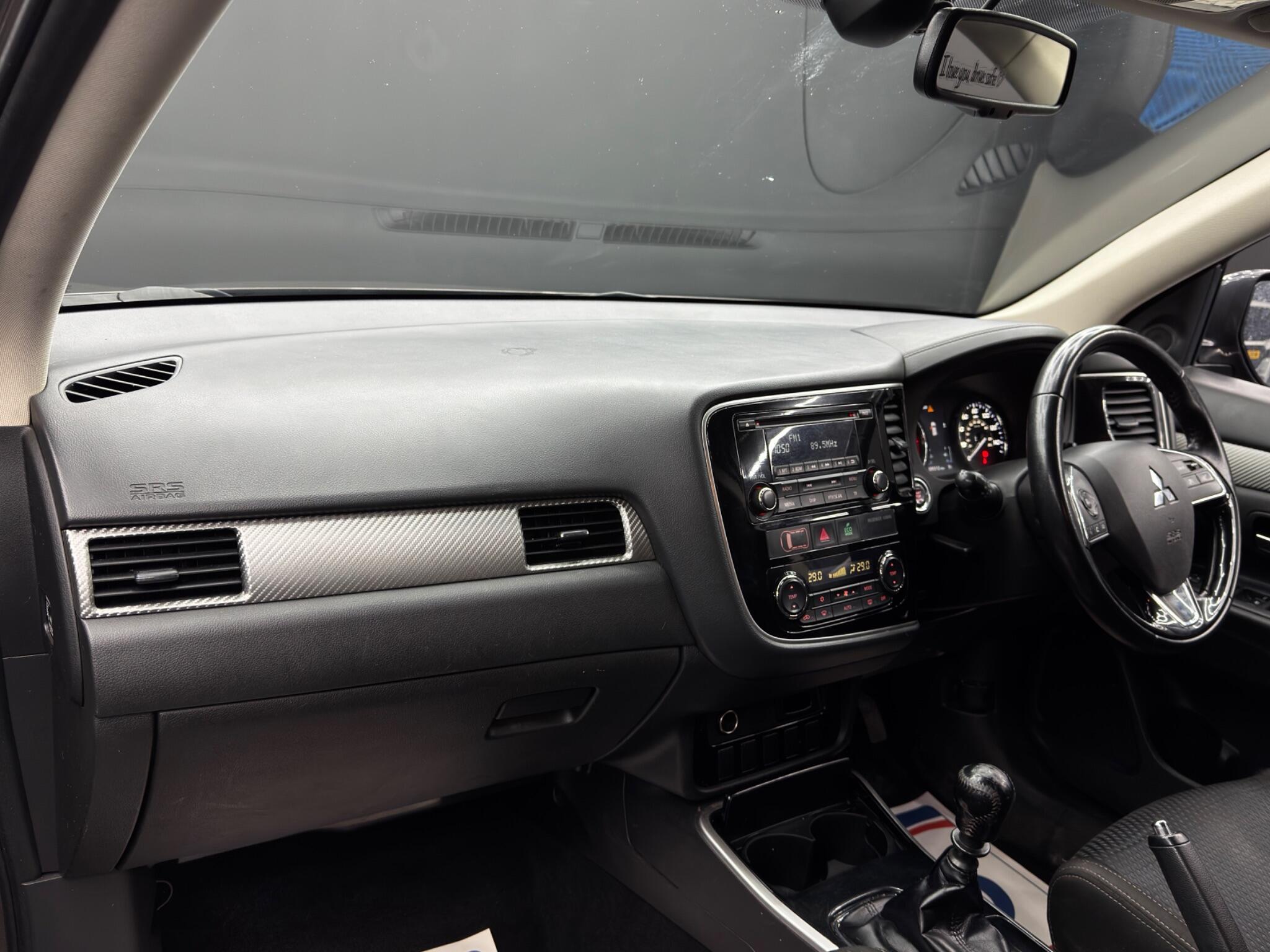 Mitsubishi Outlander - Image 11