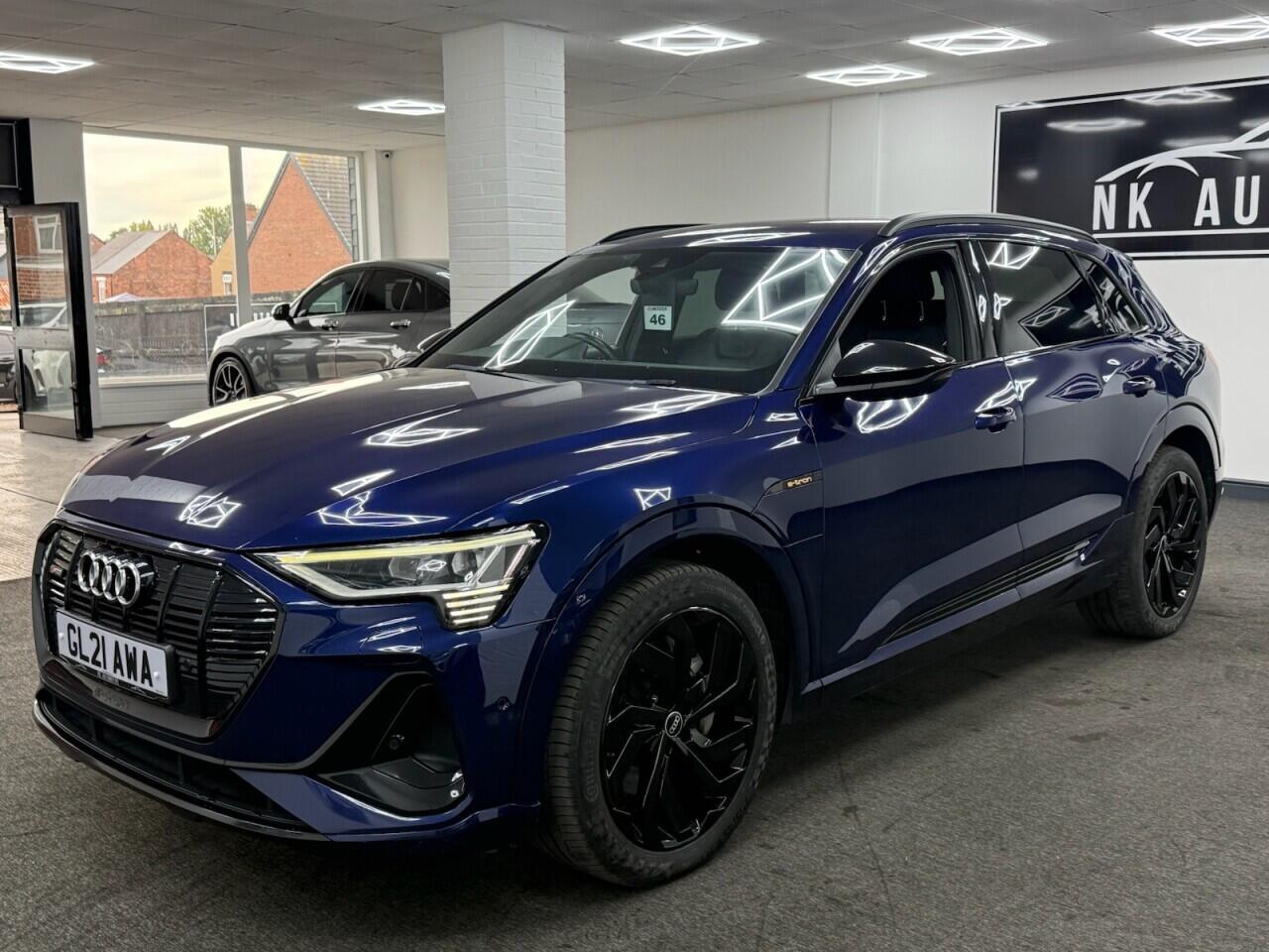 Audi E-Tron - Image 10