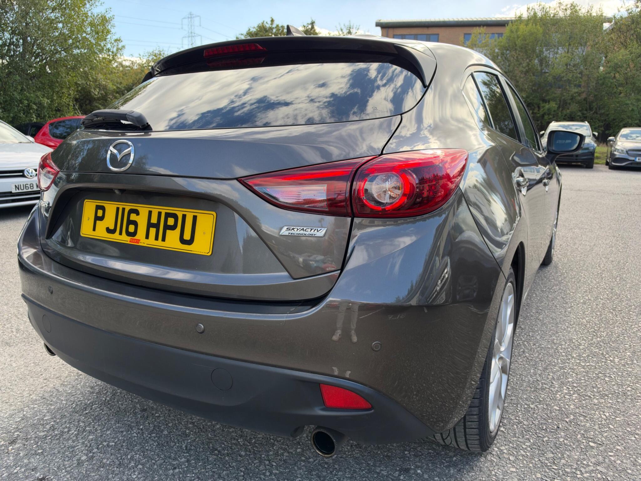 Mazda MAZDA3 - Image 14