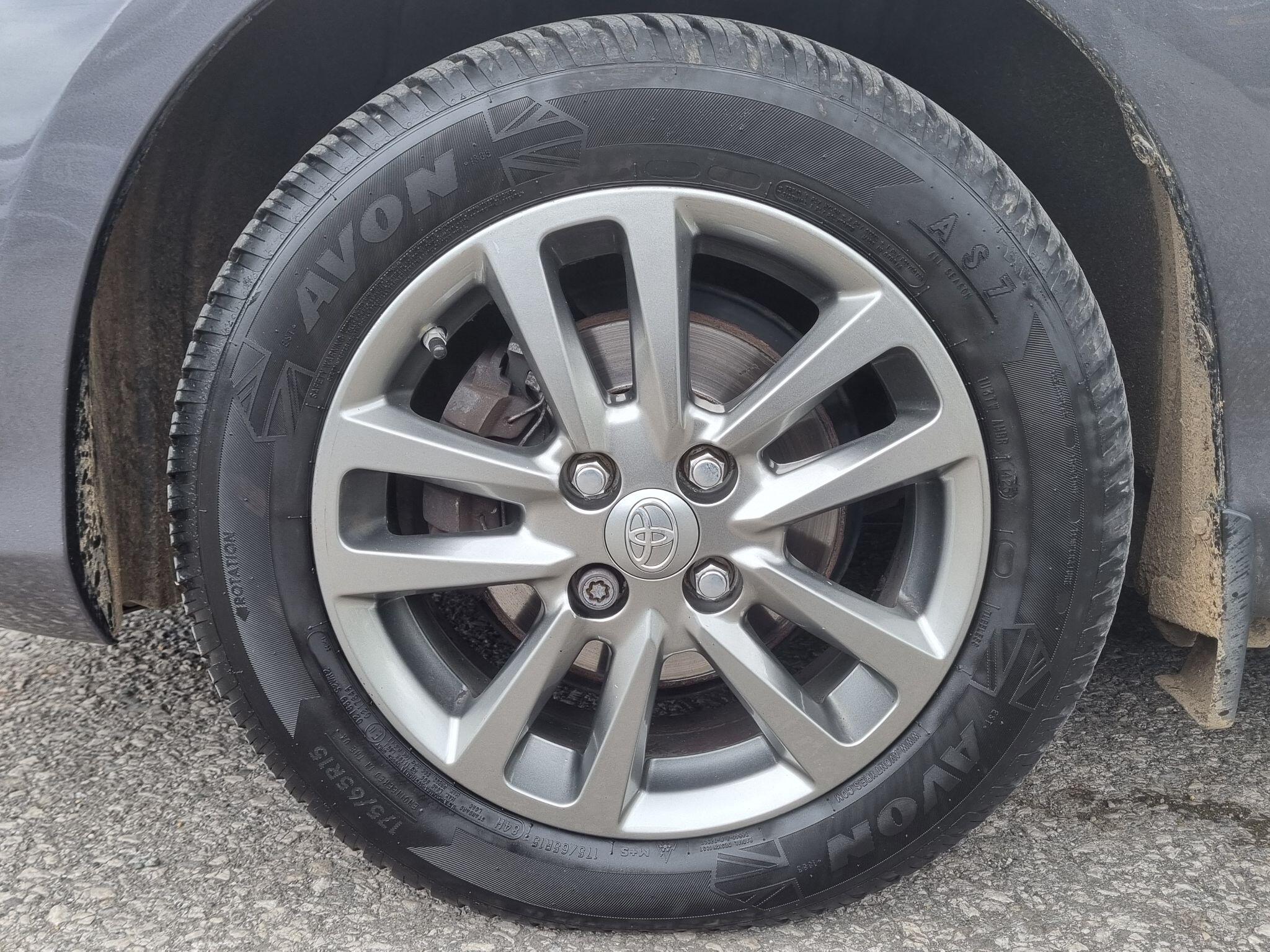 Toyota Yaris - Image 29