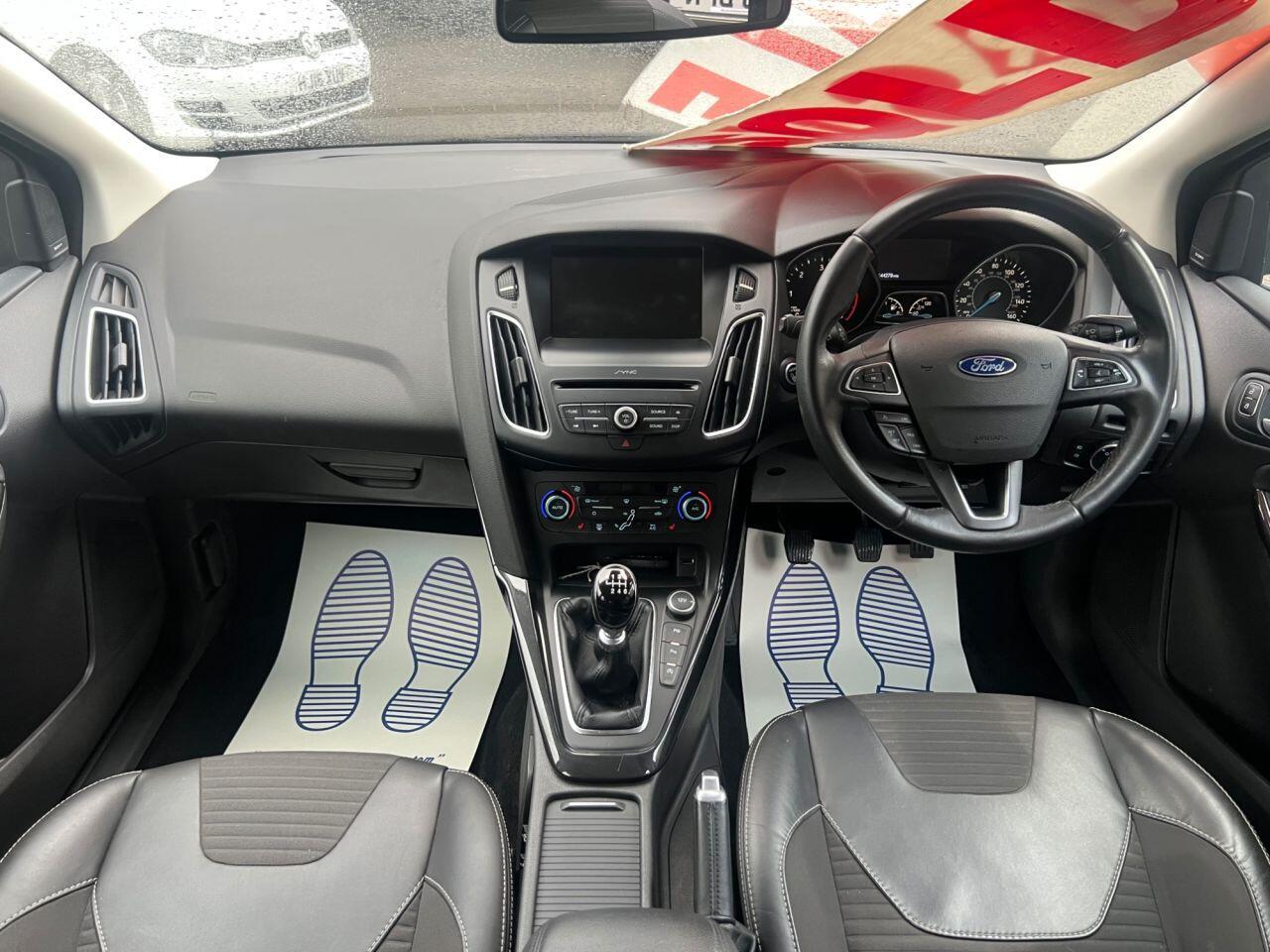Ford Focus - Image 19