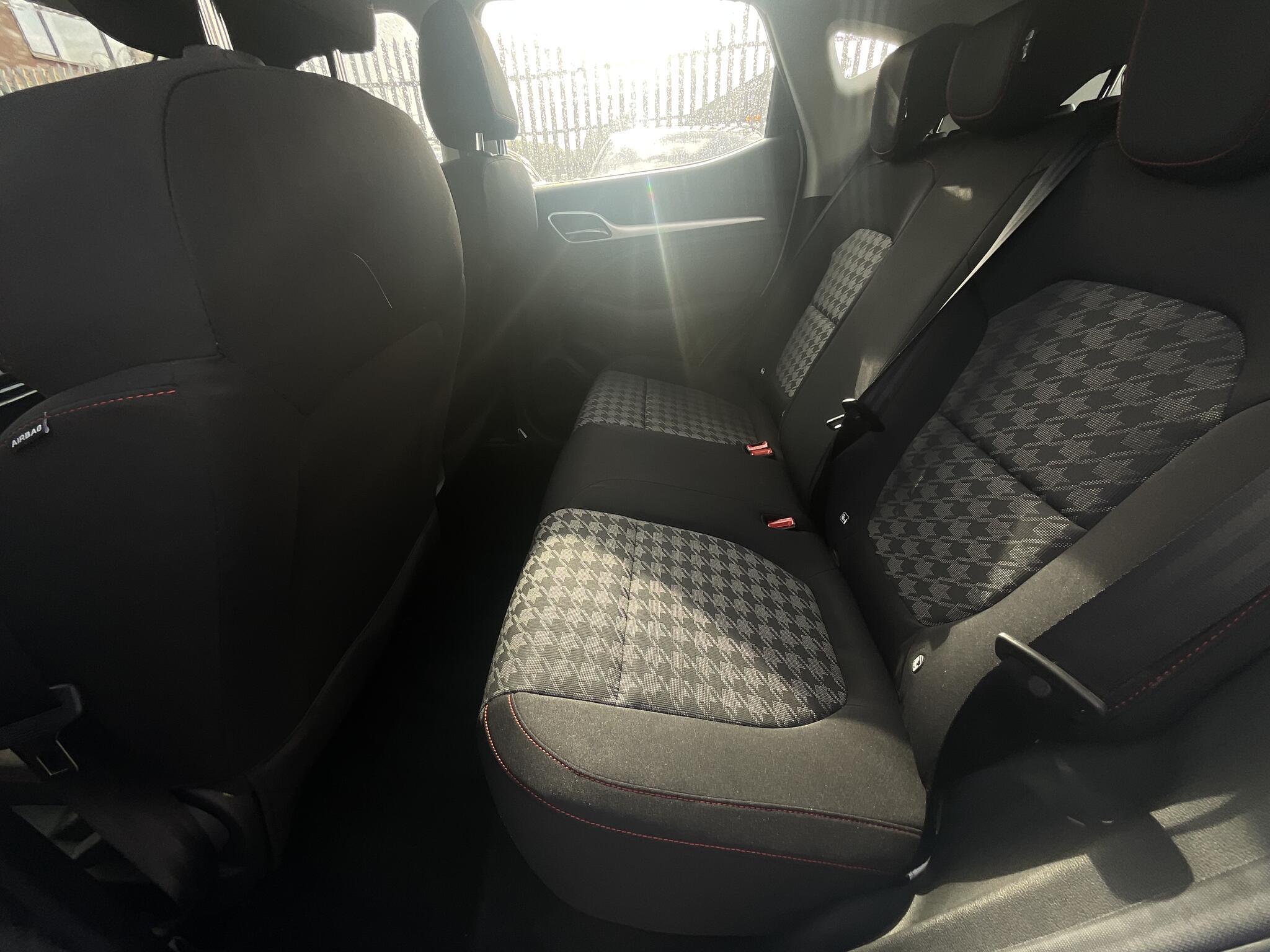 MG MG ZS - Image 15