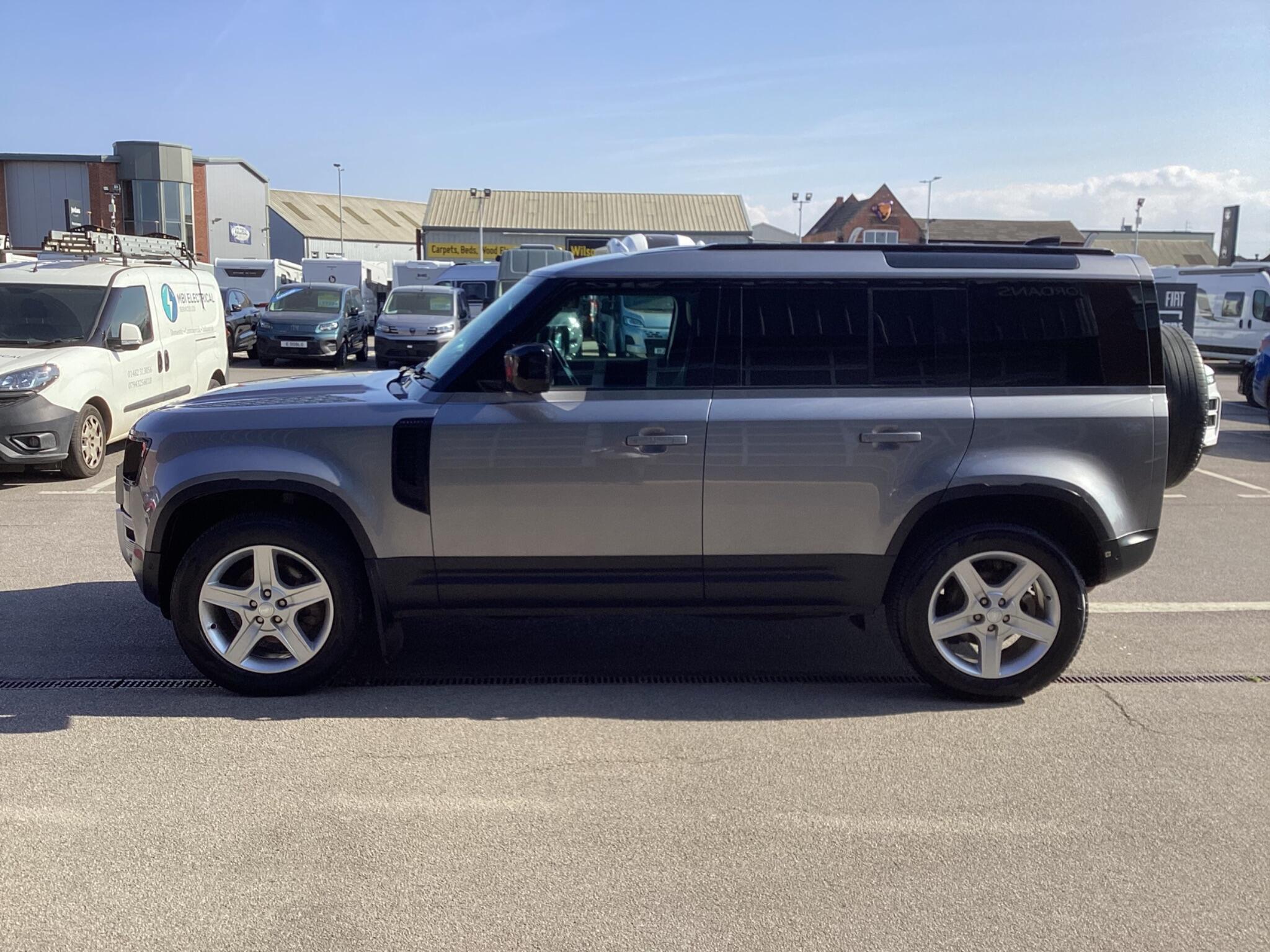 Land Rover Defender 110 - Image 4