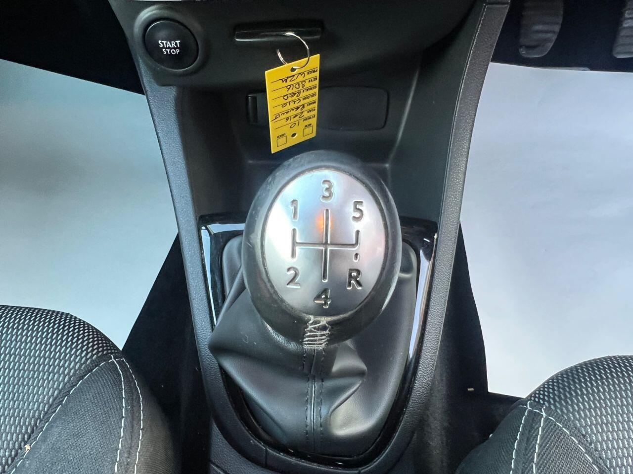 Renault Clio - Image 22