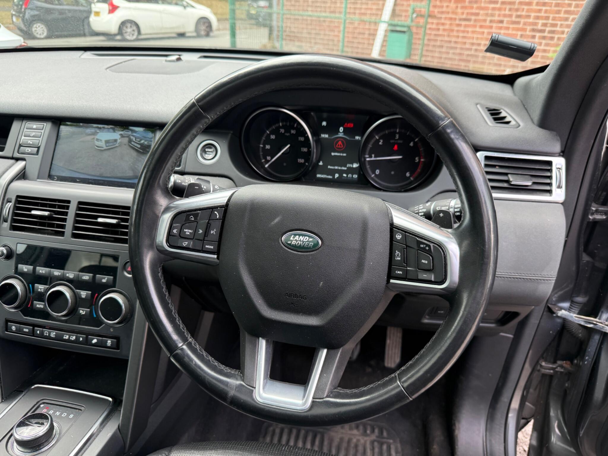 Land Rover DISCOVERY SPORT - Image 17