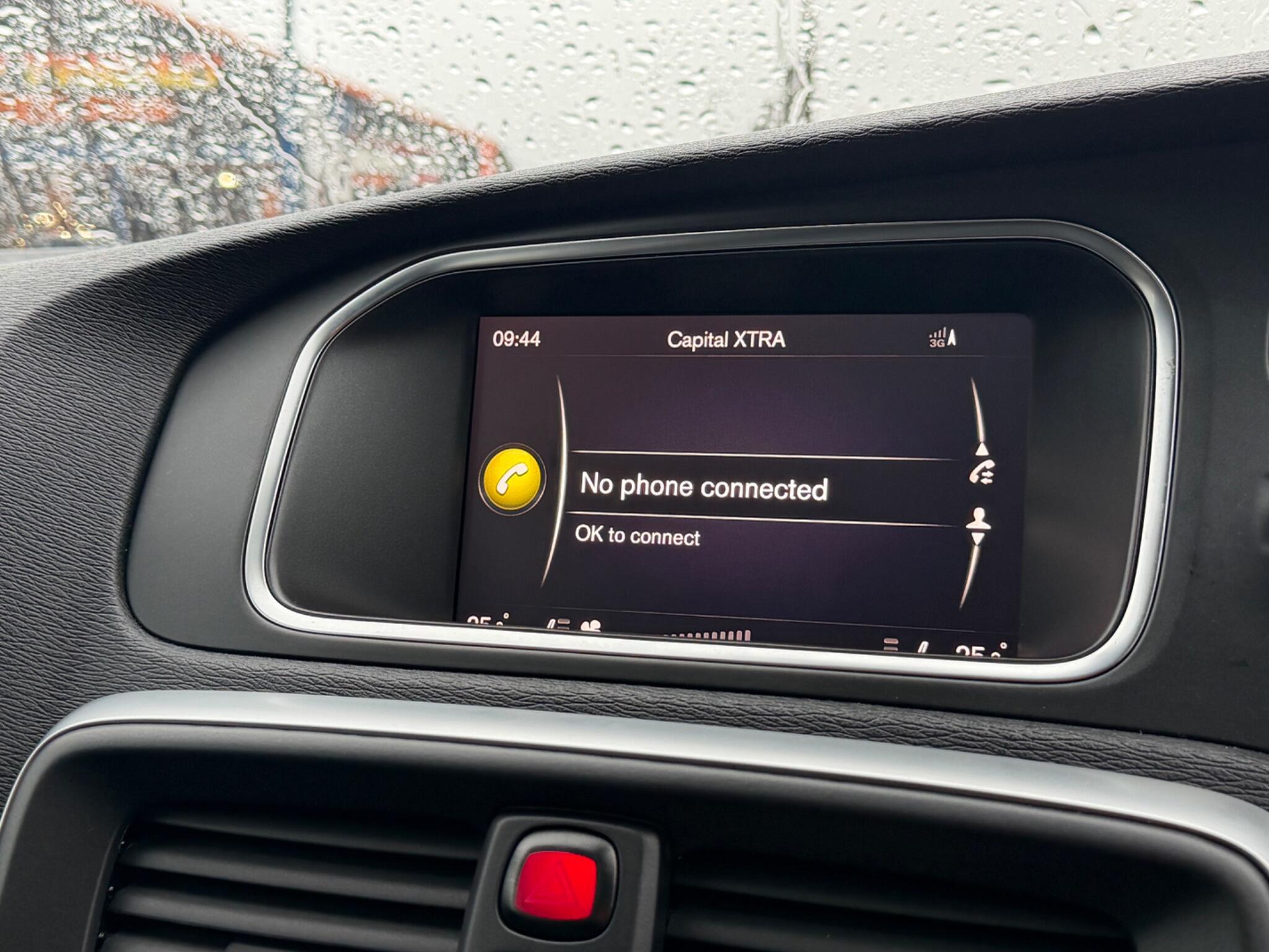 Volvo V40 - Image 22