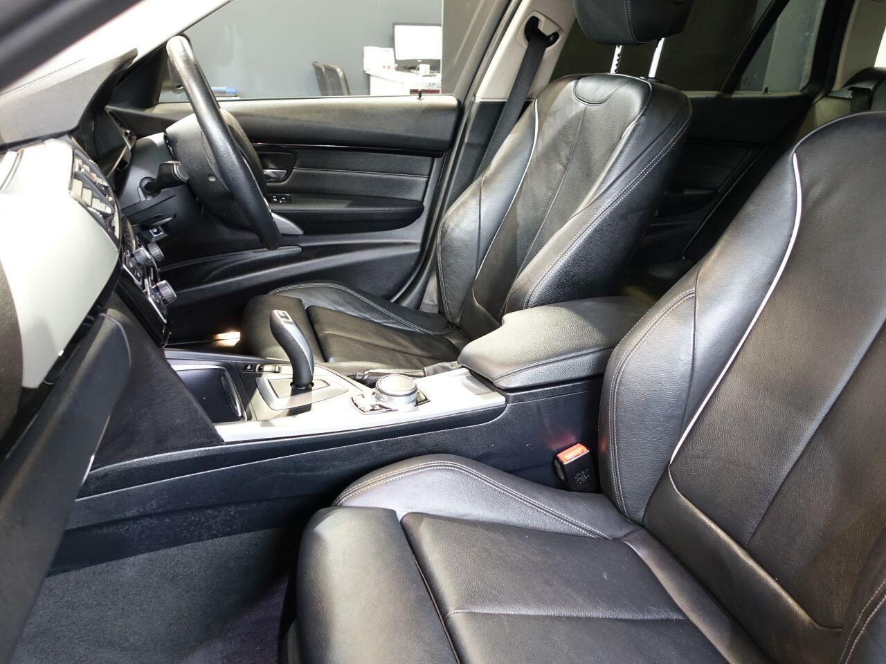 BMW 3 Series - Image 12