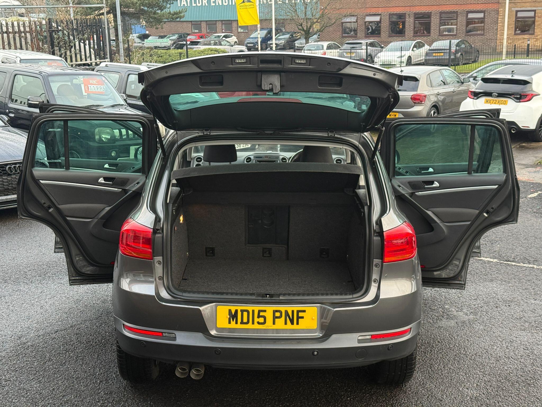 Volkswagen Tiguan - Image 22