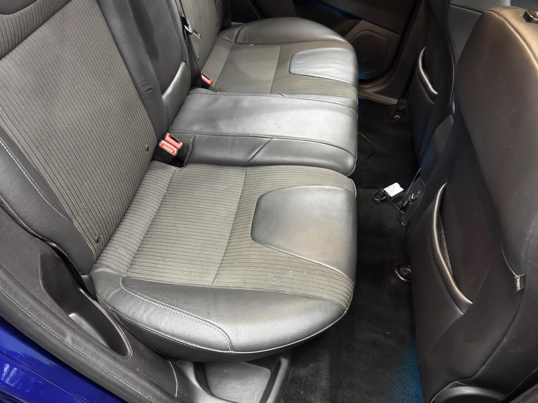 Ford Focus - Image 16