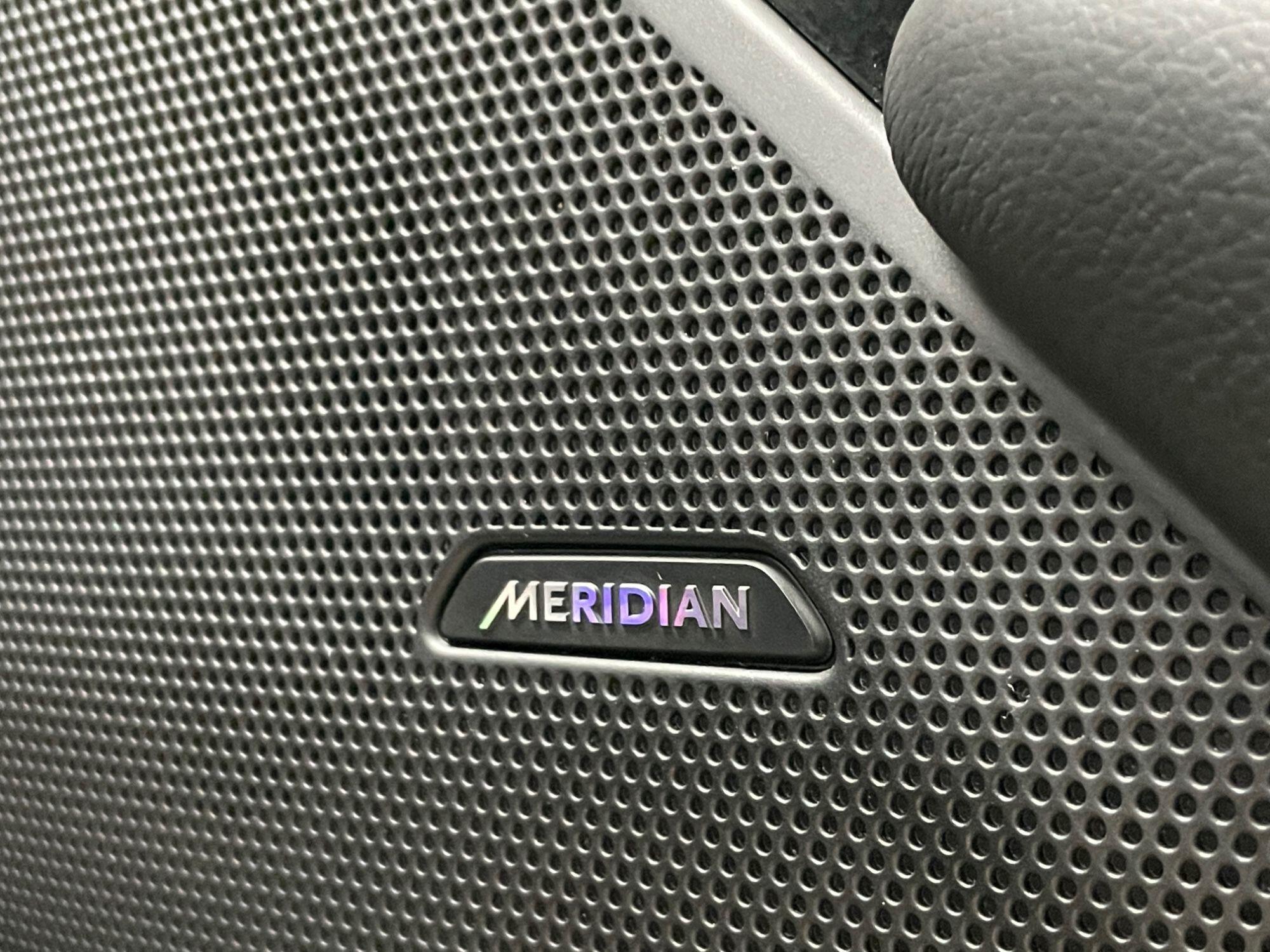 Land Rover Range Rover Velar - Image 28