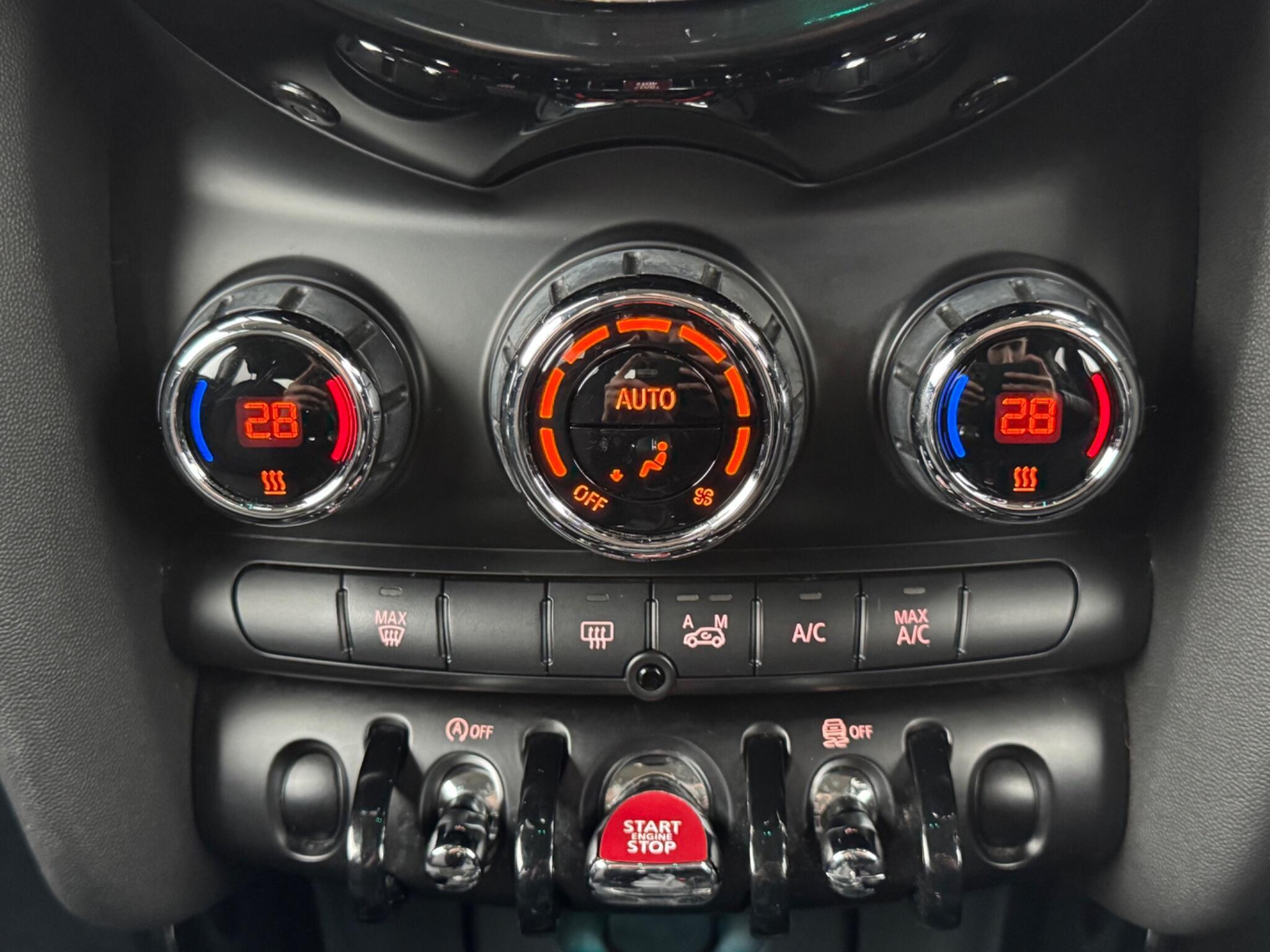 MINI Hatch - Image 28