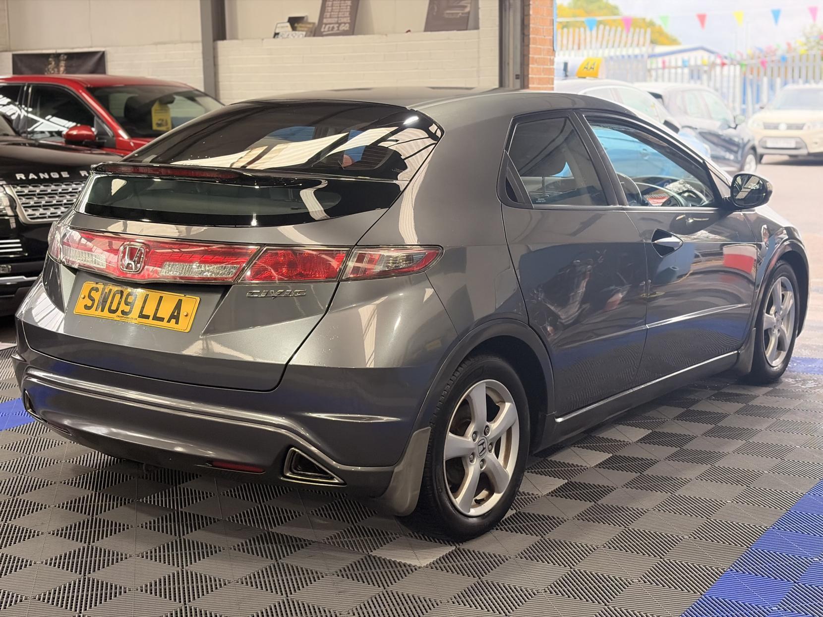 Honda Civic - Image 7