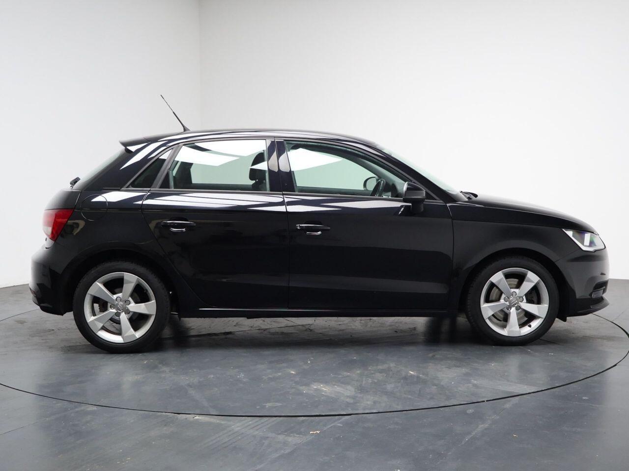 Audi A1 - Image 8
